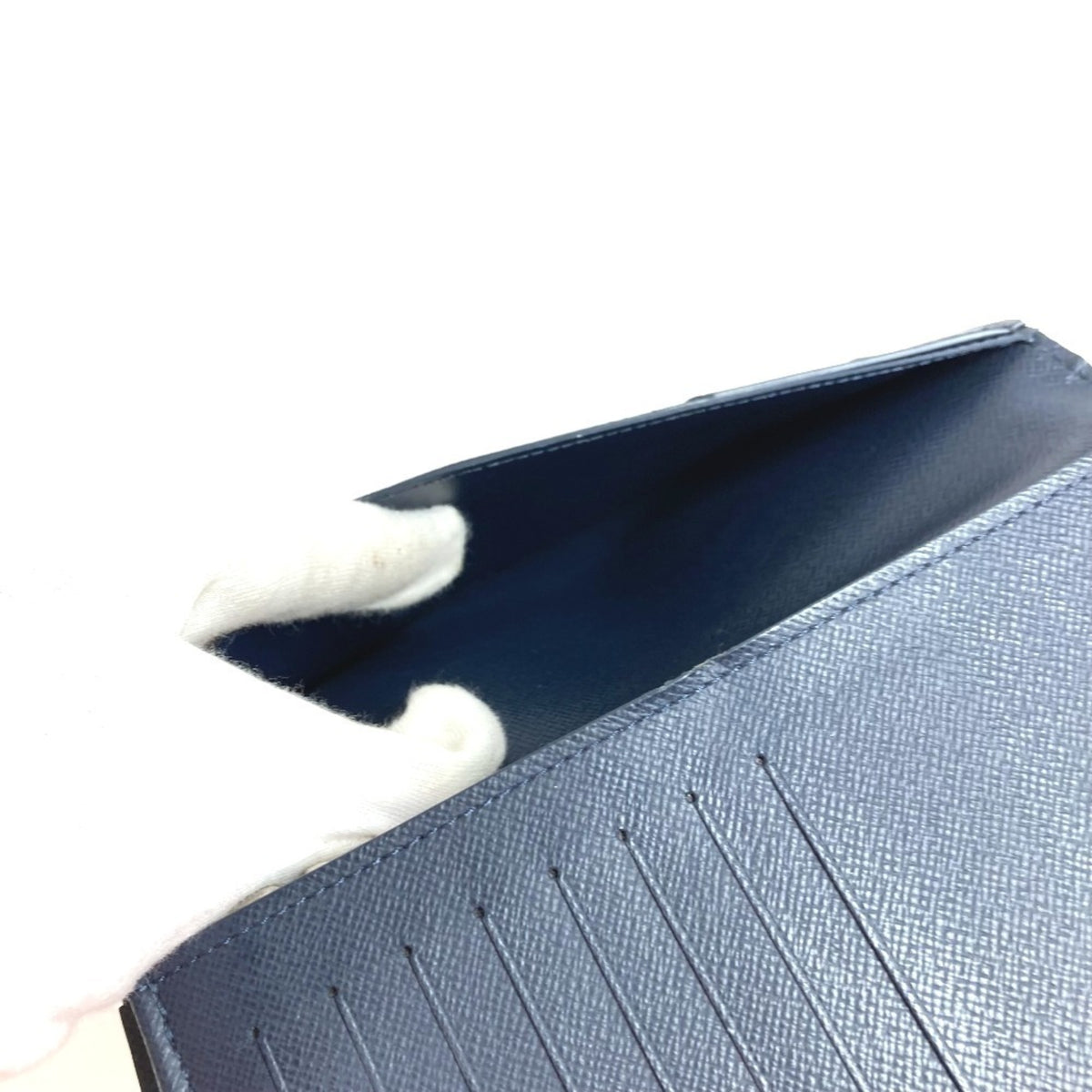 Louis Vuitton Blue Ocean Taiga Leather Leather Long Wallet (Bi-Fold) (Pre-Owned)