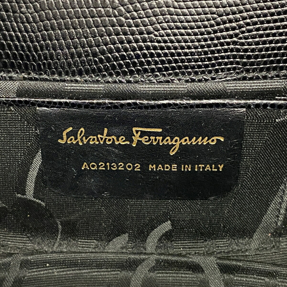 Salvatore Ferragamo Black Leather Shoulder Bag (Pre-Owned)
