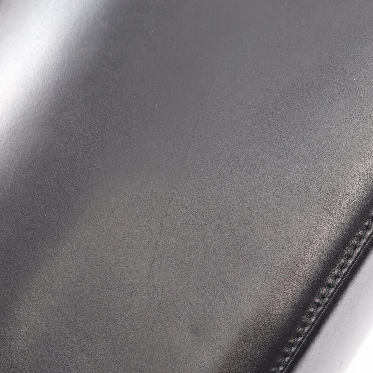 Salvatore Ferragamo Black Leather Handbag (Pre-Owned)