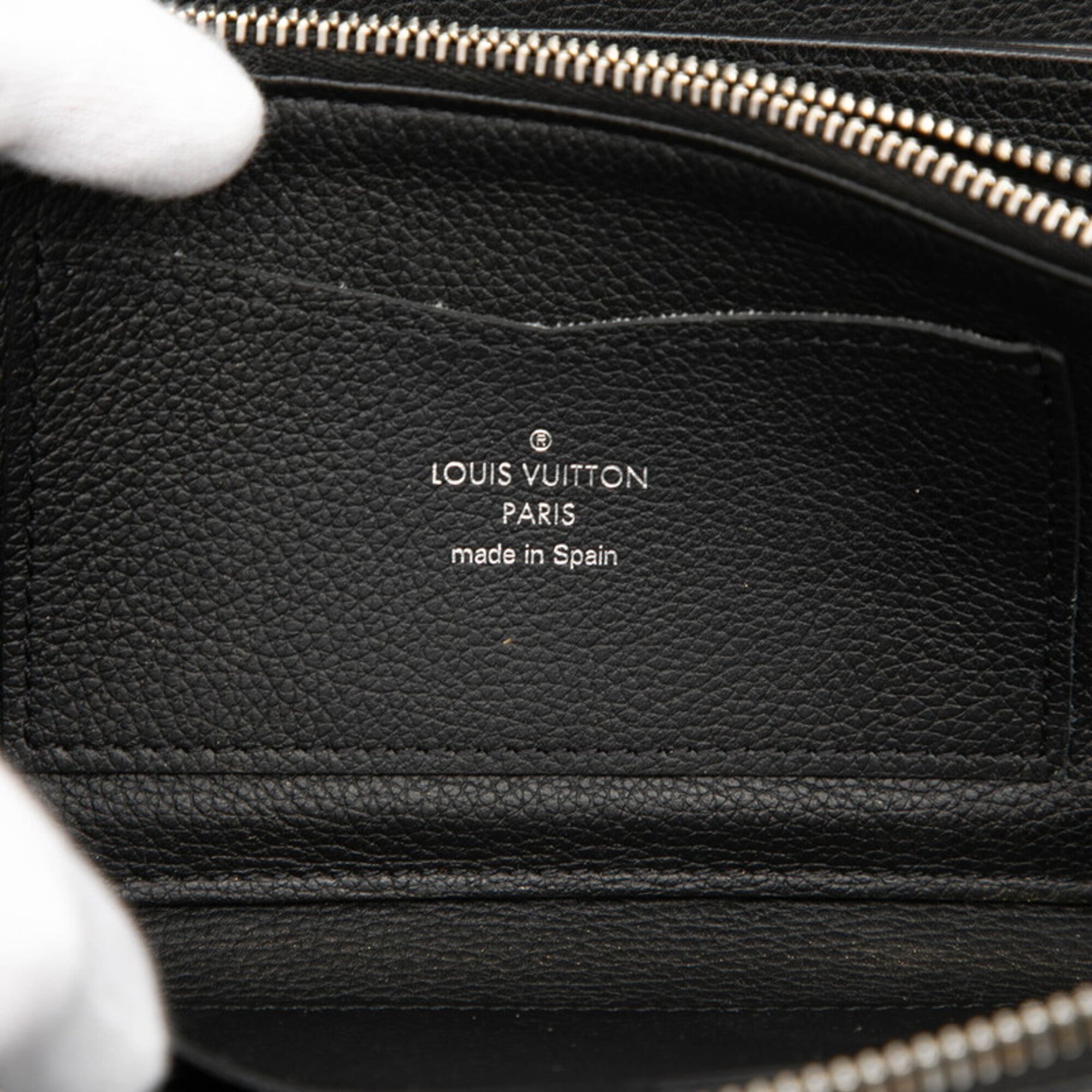 Louis Vuitton Black Noir Leather Long Wallet (Bi-Fold) (Pre-Owned)