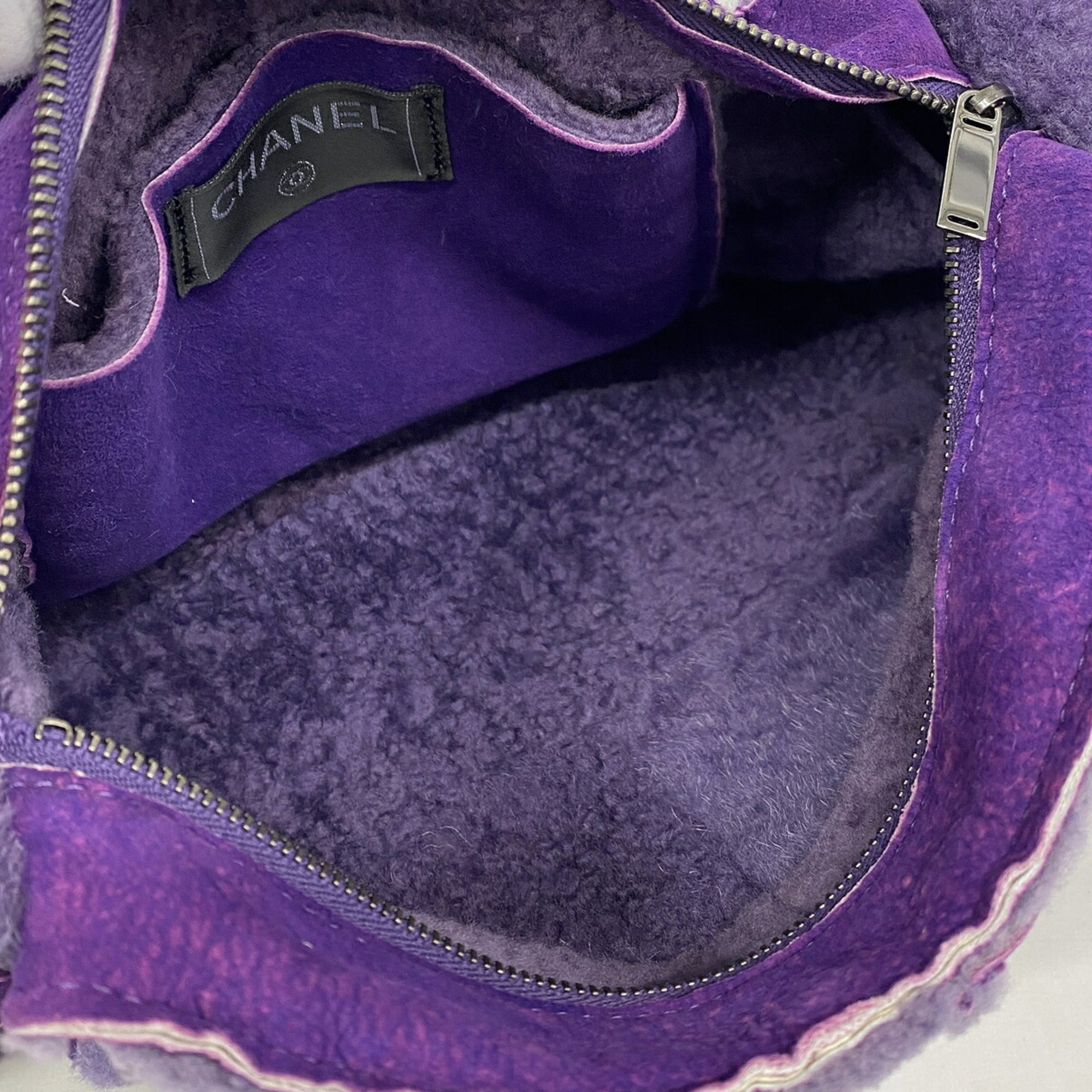 Chanel Purple Shoulder Bag (Pre-Owned)