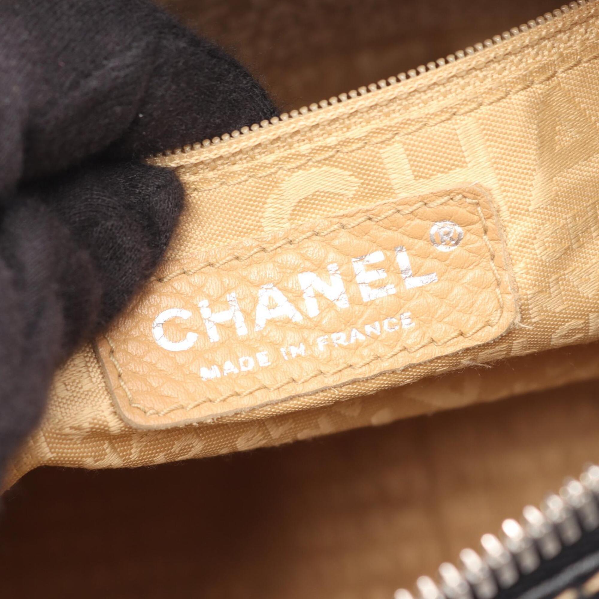 Chanel Black Leather Handbag Shoulder Bag (Pre-Owned)