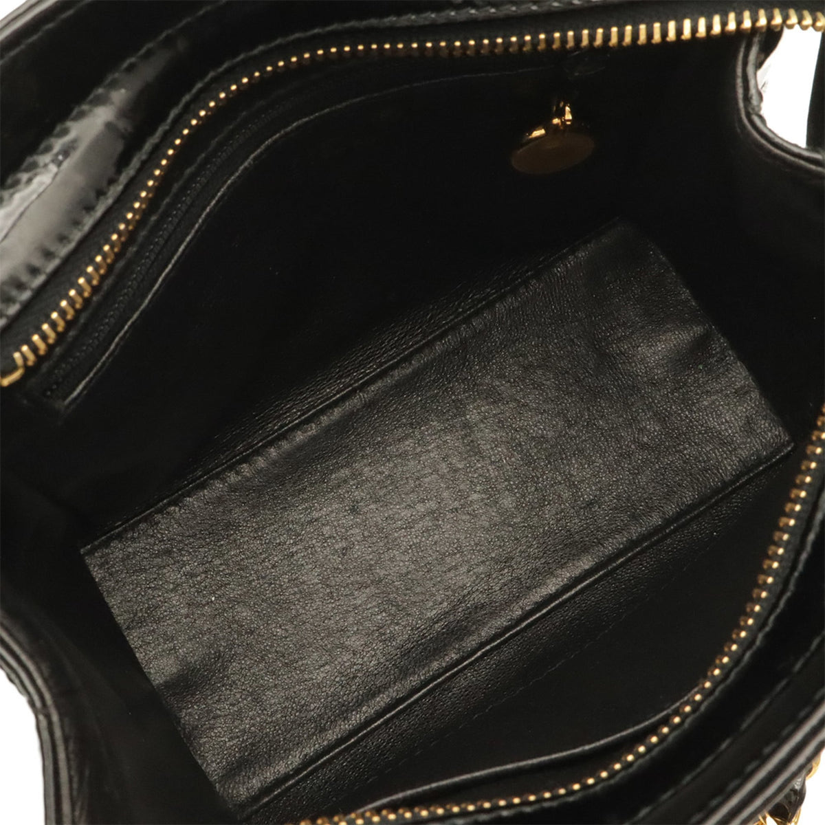 Chanel Matelasse Black Leather Shoulder Bag (Pre-Owned)