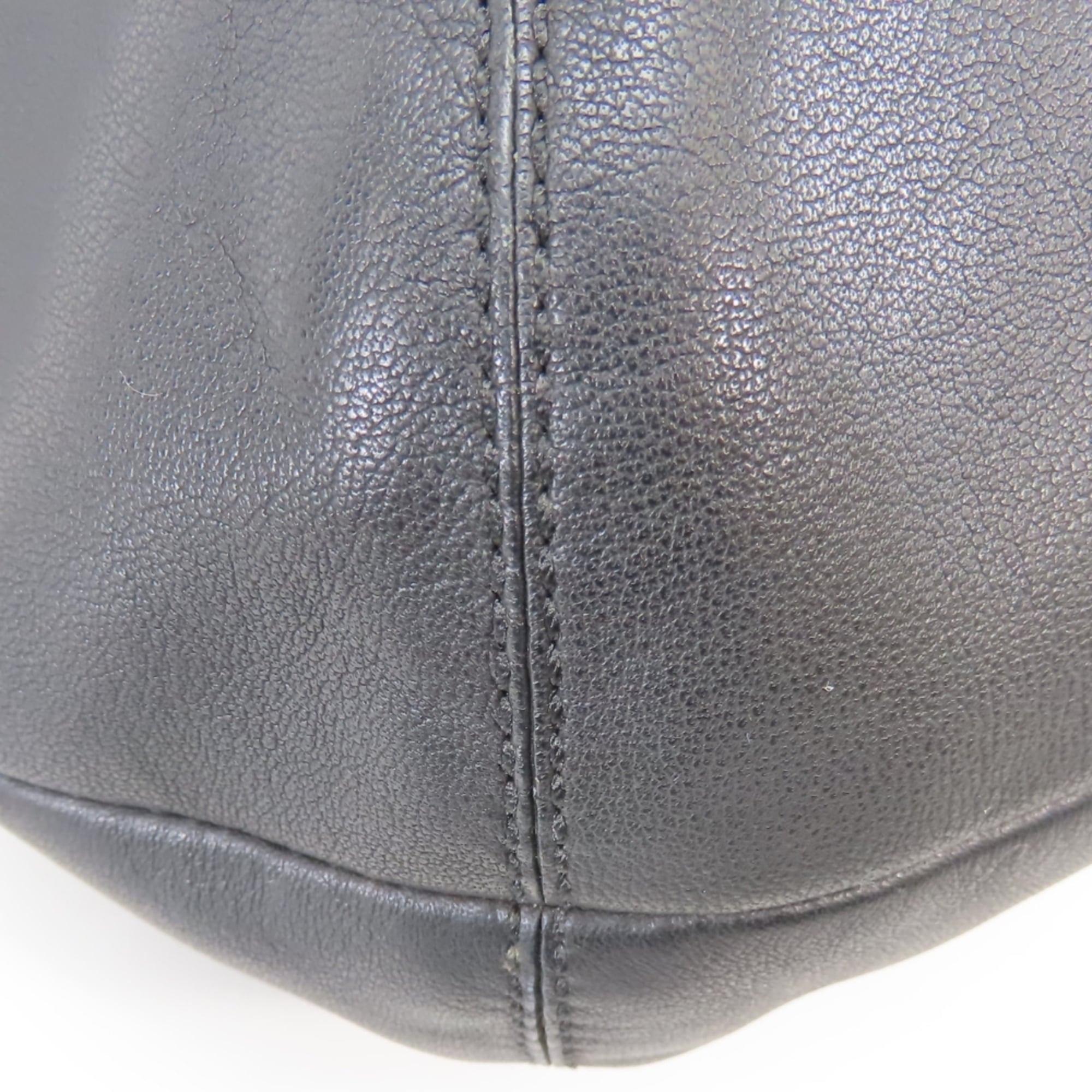 Coach Black Leather Shoulder Bag (Pre-Owned)