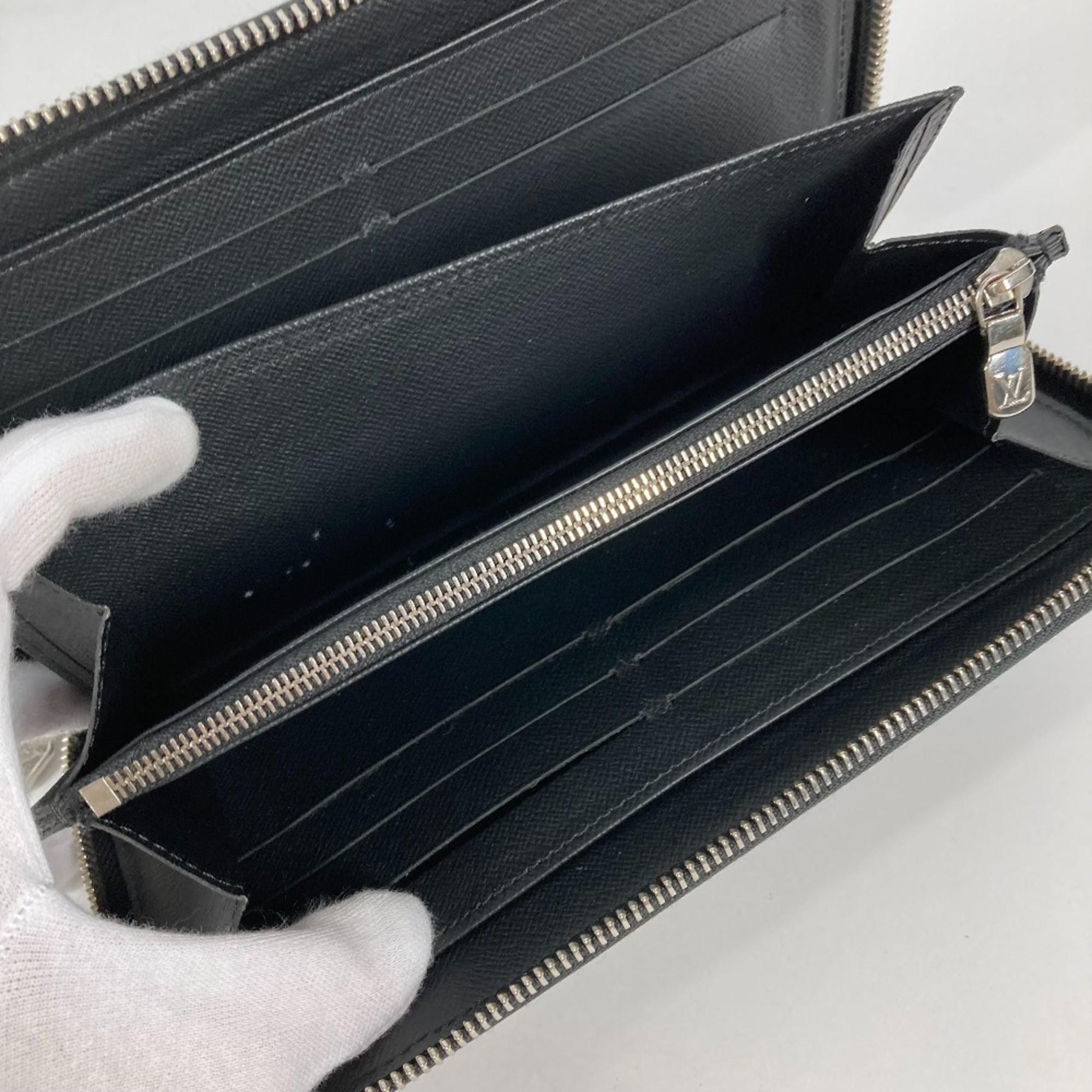 Louis Vuitton Epi Black Galle Noir Epi Leather Long Bill Wallet (Bi-Fold) (Pre-Owned)
