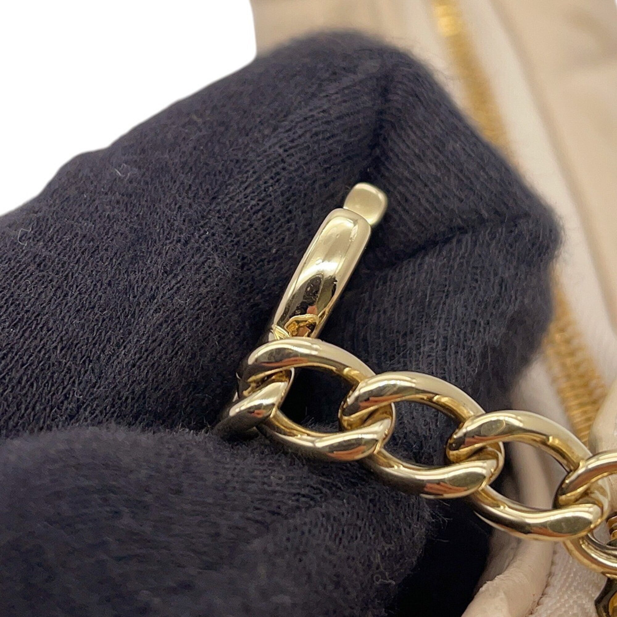 Chanel Beige Leather Shoulder Bag (Pre-Owned)