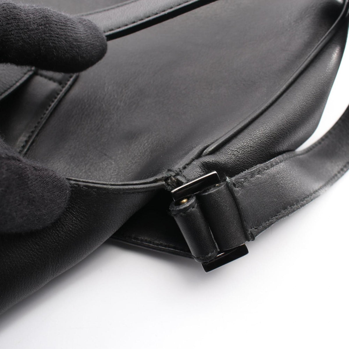 Salvatore Ferragamo Black Leather Handbag Shoulder Bag (Pre-Owned)