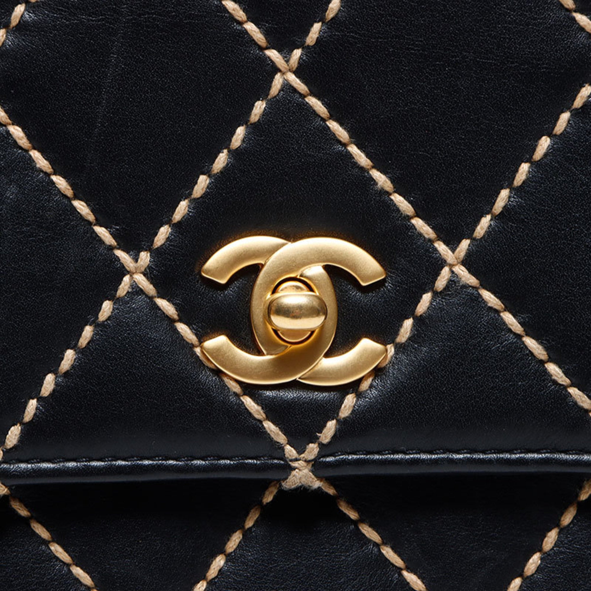 Chanel Black Handbag (Pre-Owned)
