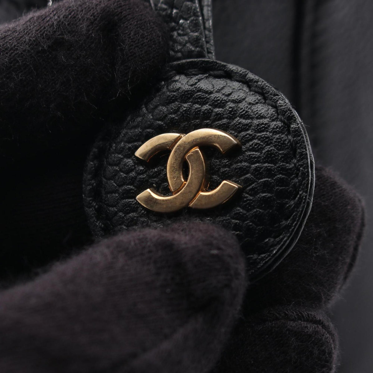 Chanel Black Grained Calfskin Handbag (Pre-Owned)