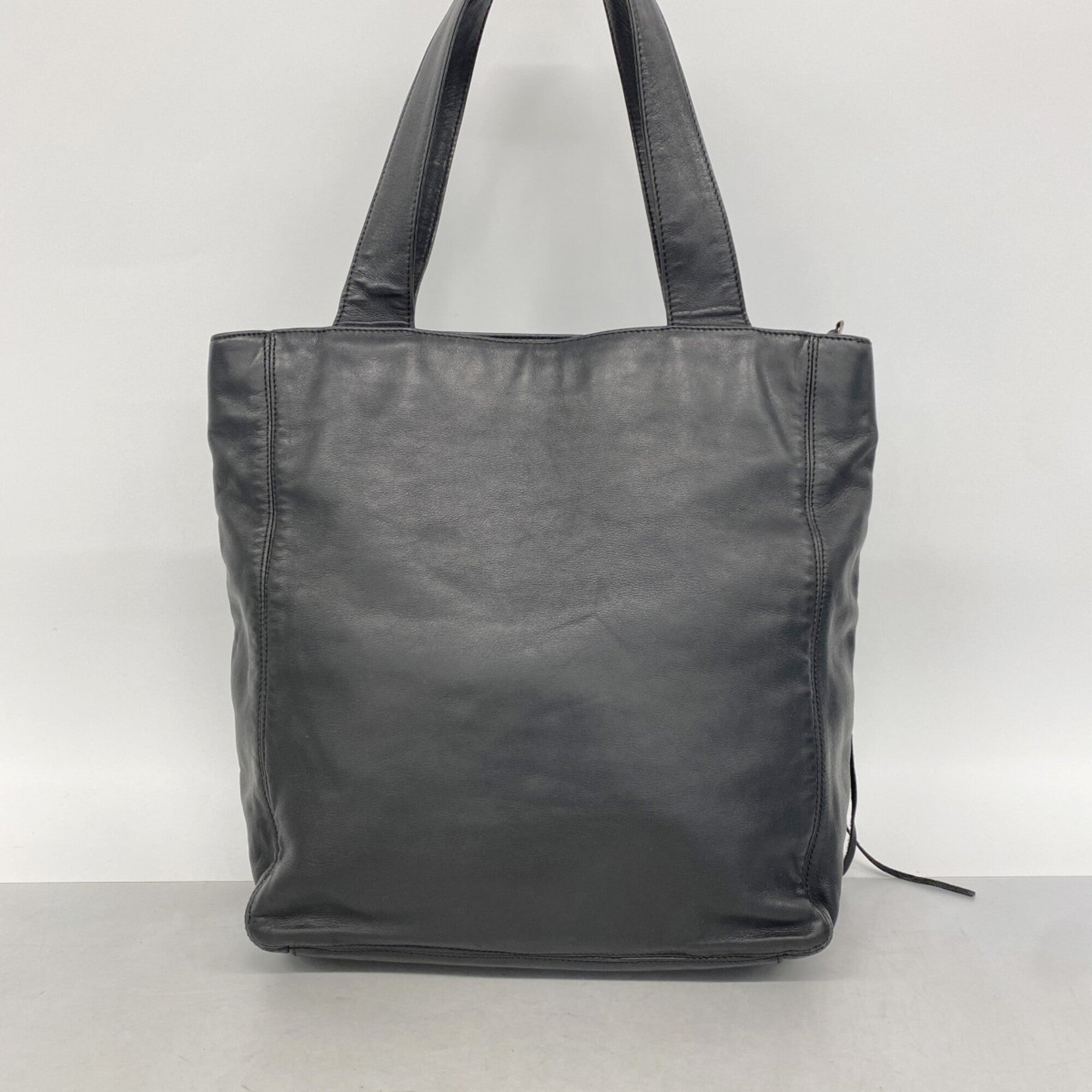 Chanel Black Leather Tote Bag (Pre-Owned)