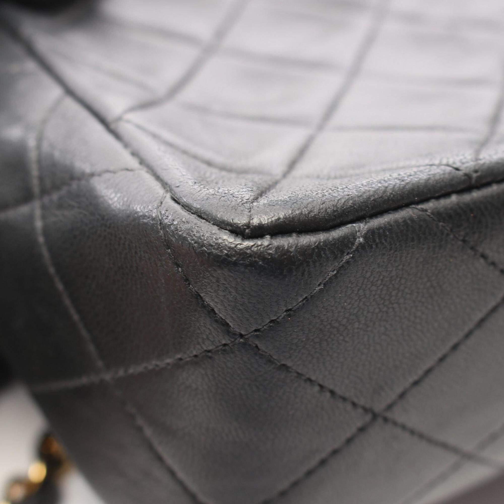 Chanel Black Leather Handbag Shoulder Bag (Pre-Owned)
