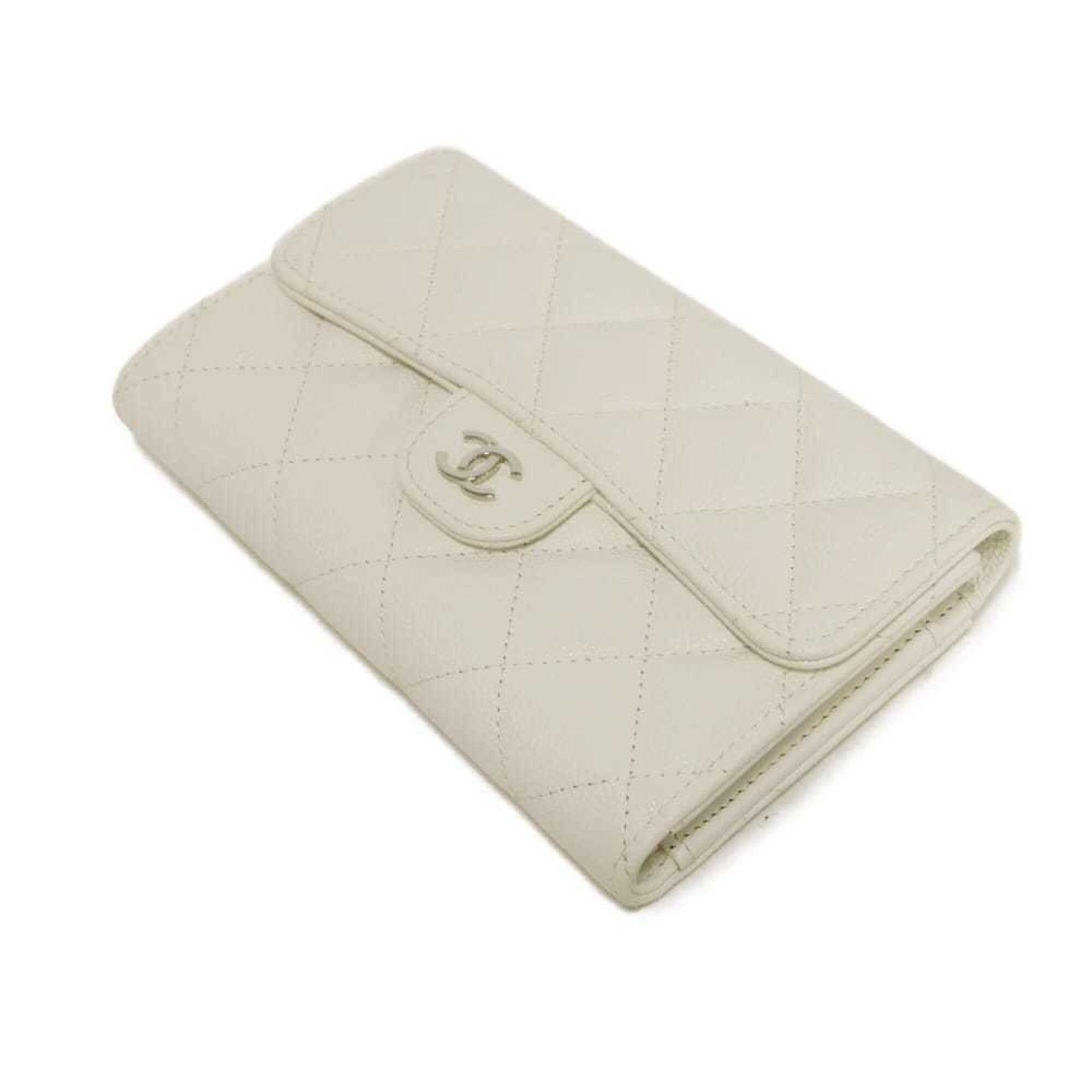 Chanel White Leather Wallet (Tri-Fold) (Pre-Owned)