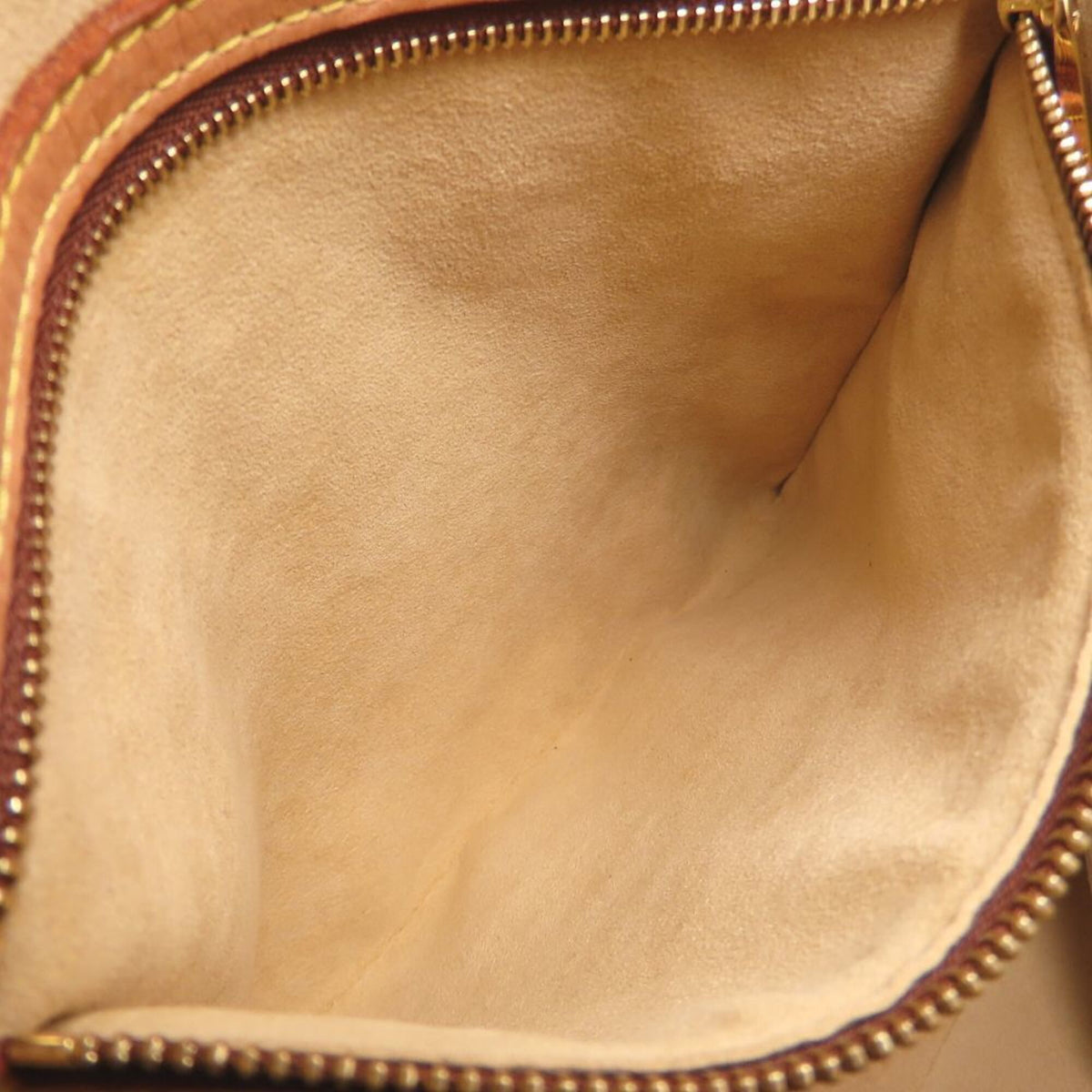 Louis Vuitton Brown Monogram Monogram Shoulder Bag (Pre-Owned)