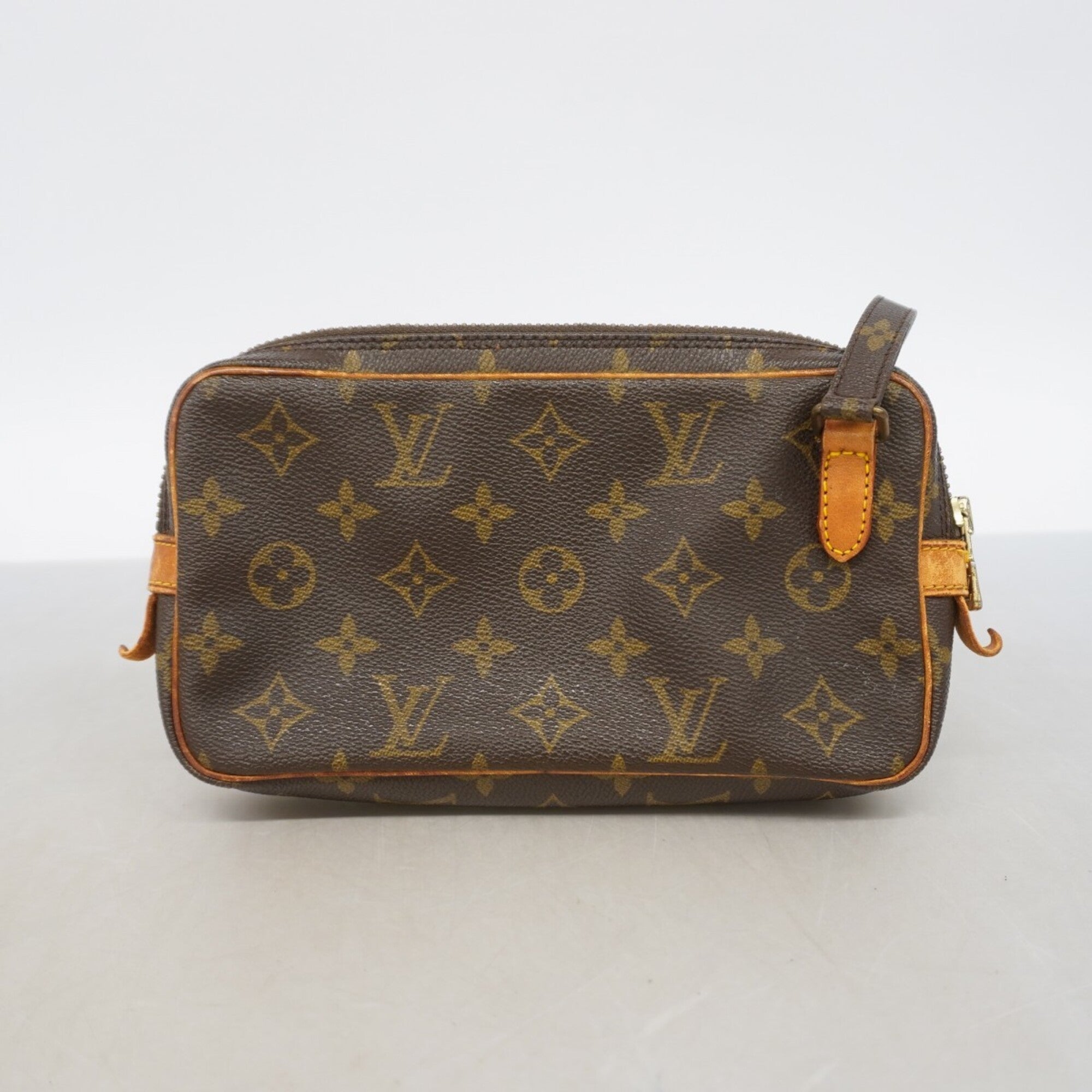 Louis Vuitton Brown Shoulder Bag (Pre-Owned)