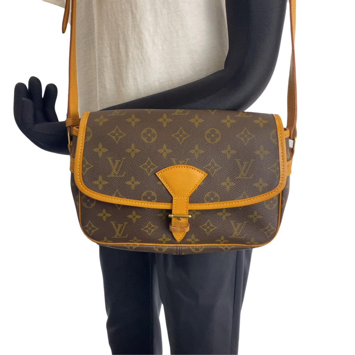 Louis Vuitton Monogram Brown Pvc Leather Pochette Shoulder Bag (Pre-Owned)