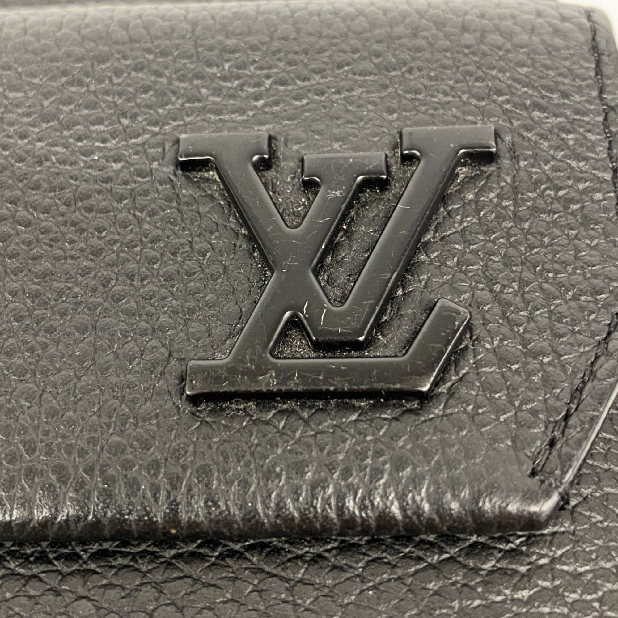 Louis Vuitton Black Long Wallet (Bi-Fold) (Pre-Owned)