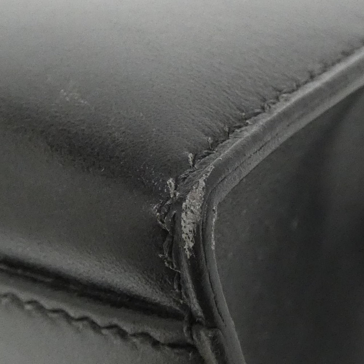 Hermes Black Box Calf Leather Handbag (Pre-Owned)