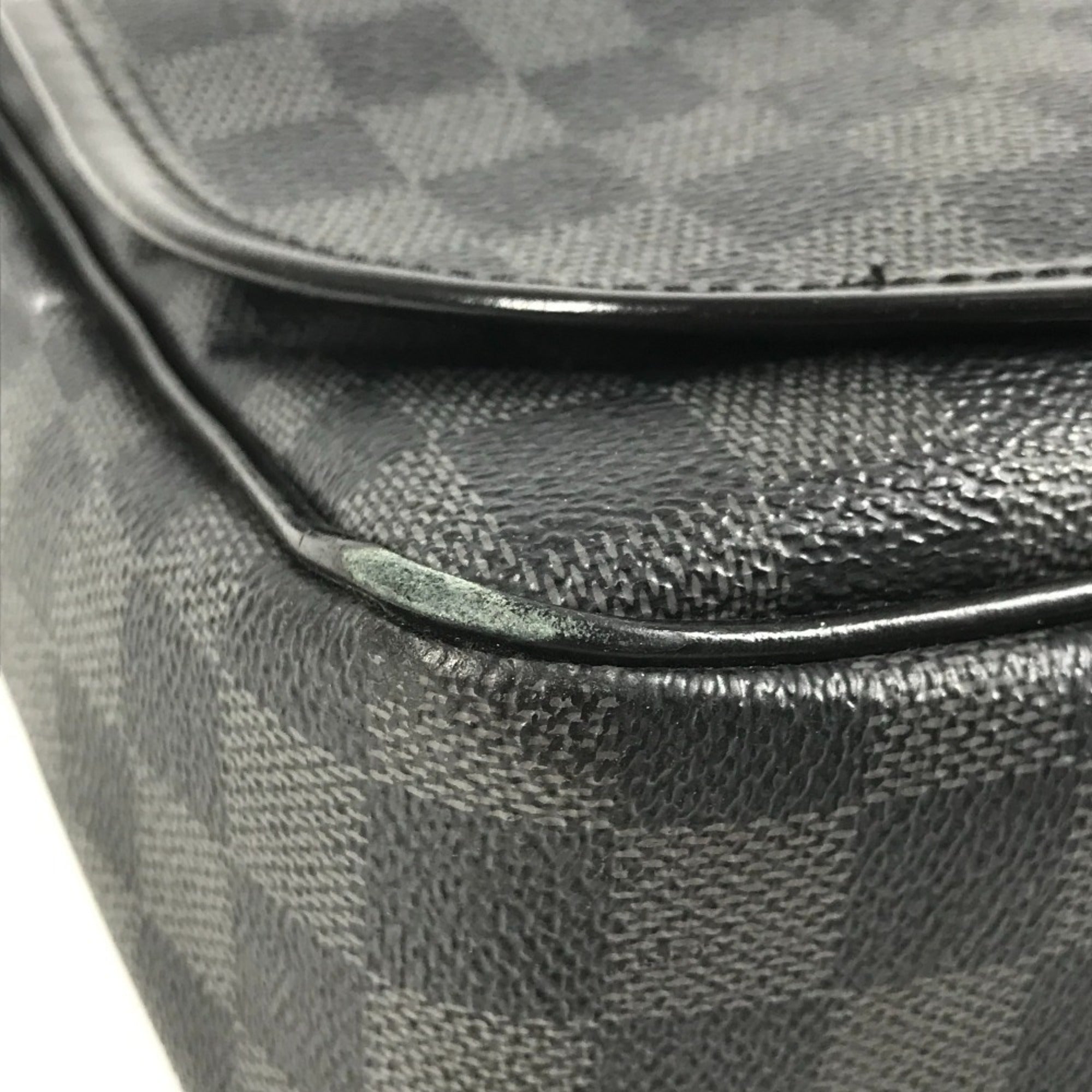 Louis Vuitton Black Damier Graphite Messenger Bag Shoulder Bag (Pre-Owned)