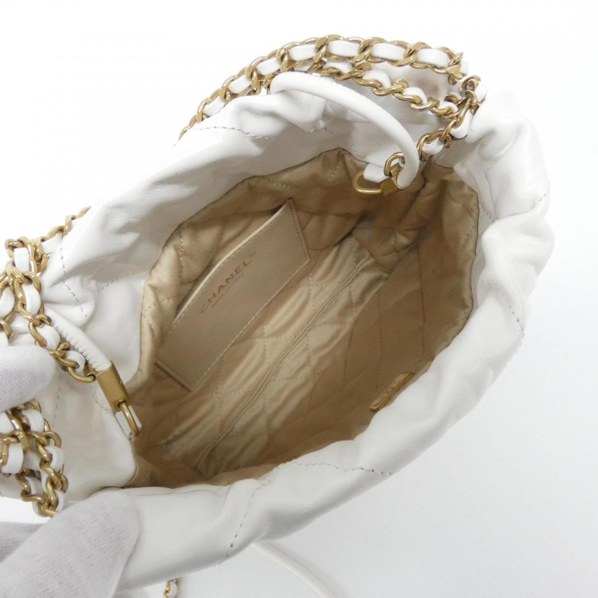 Chanel White Leather Handbag (Pre-Owned)
