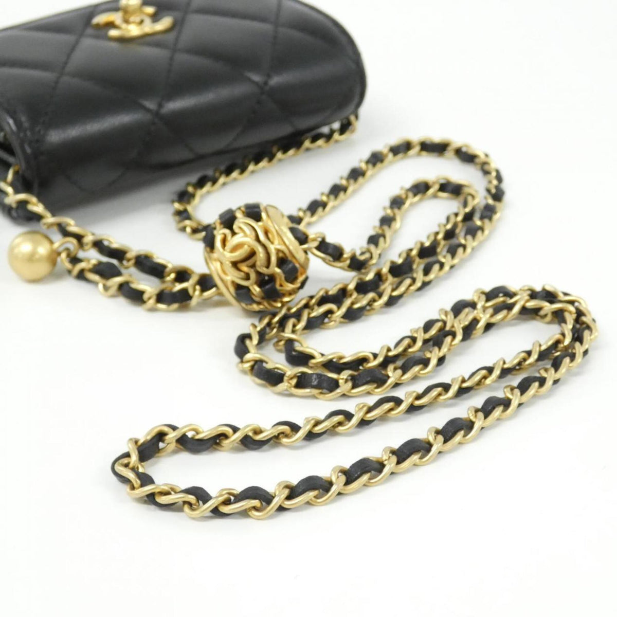 Chanel Black Leather Handbag Shoulder Bag (Pre-Owned)