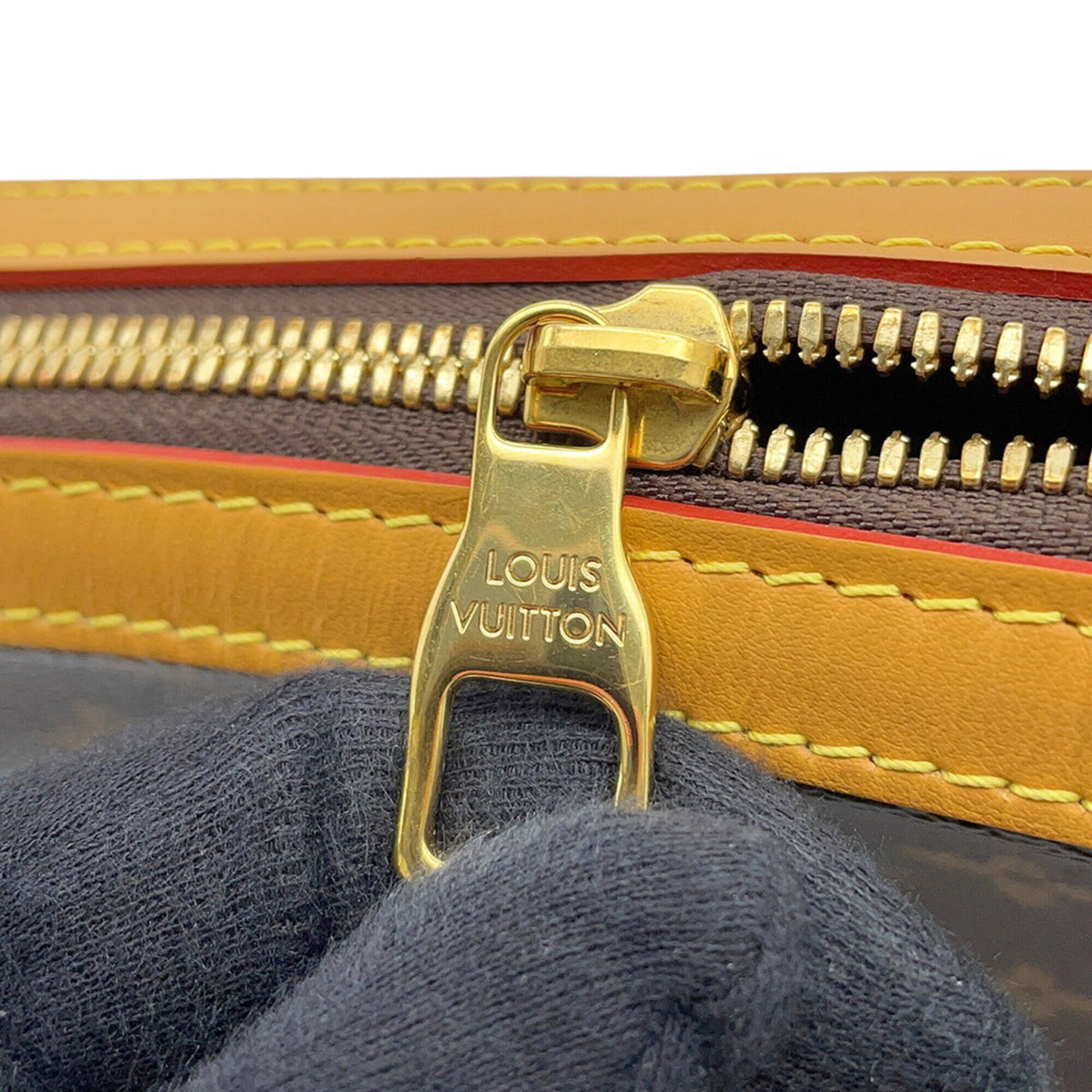 Louis Vuitton Brown Monogram Monogram Handbag Pouch Shoulder Bag (Pre-Owned)