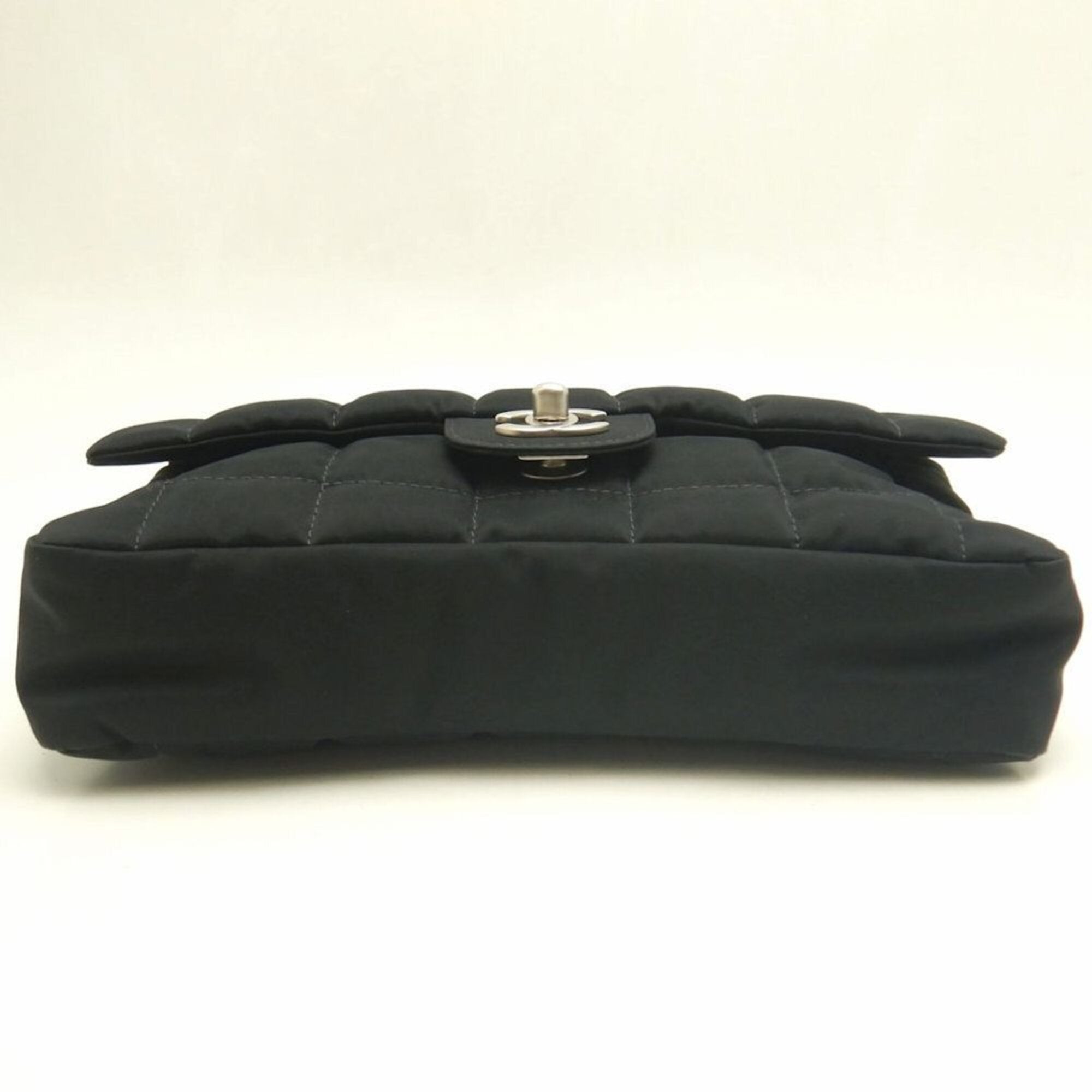 Chanel Chocolate Bar Black Nylon Canvas Shoulder Bag (Pre-Owned)