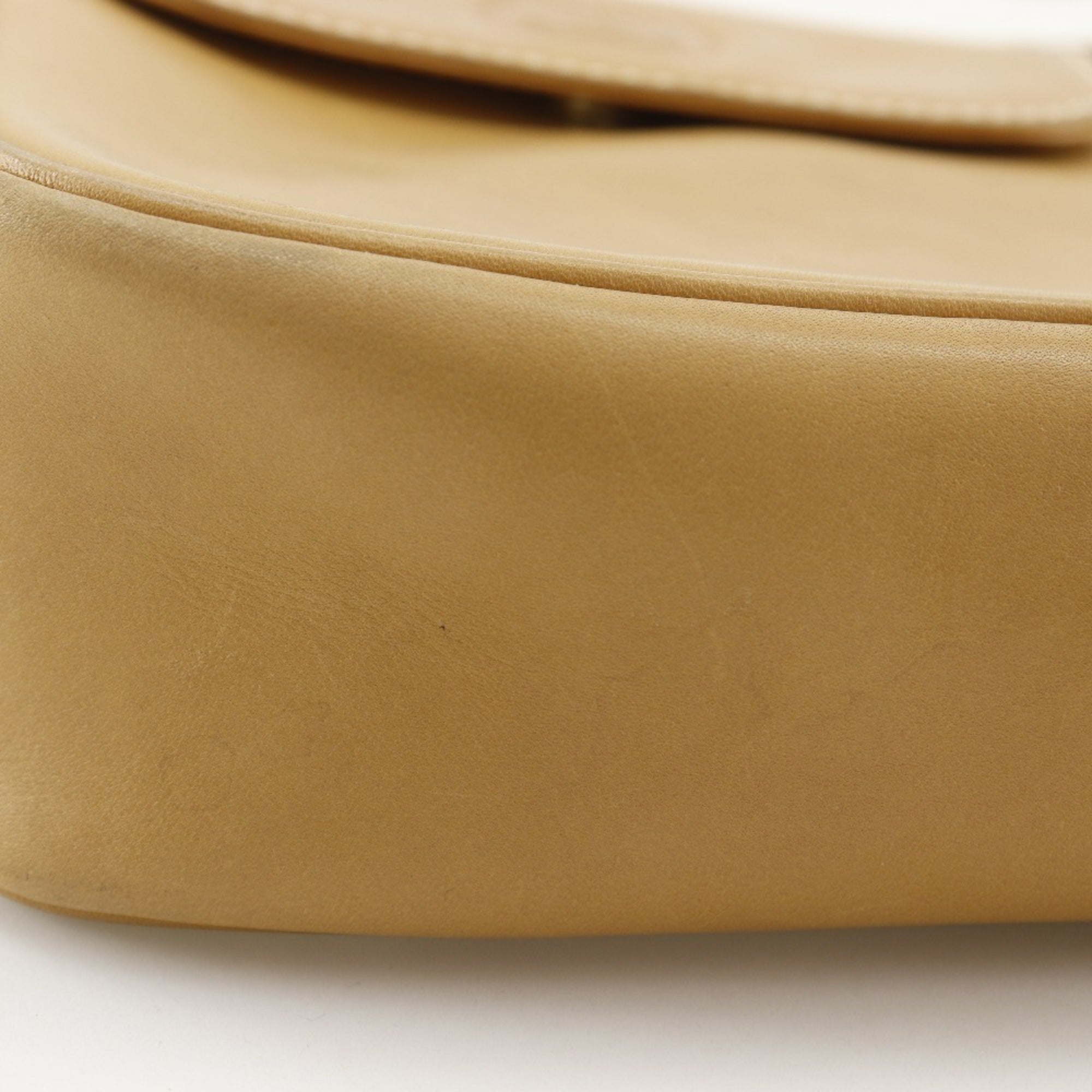 Gucci Beige Leather Shoulder Bag (Pre-Owned)