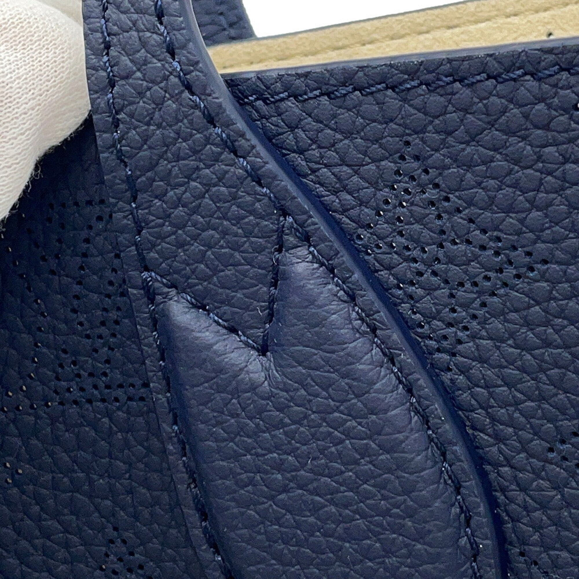 Louis Vuitton Mahina Navy Mahina Leather Handbag Shoulder Bag (Pre-Owned)