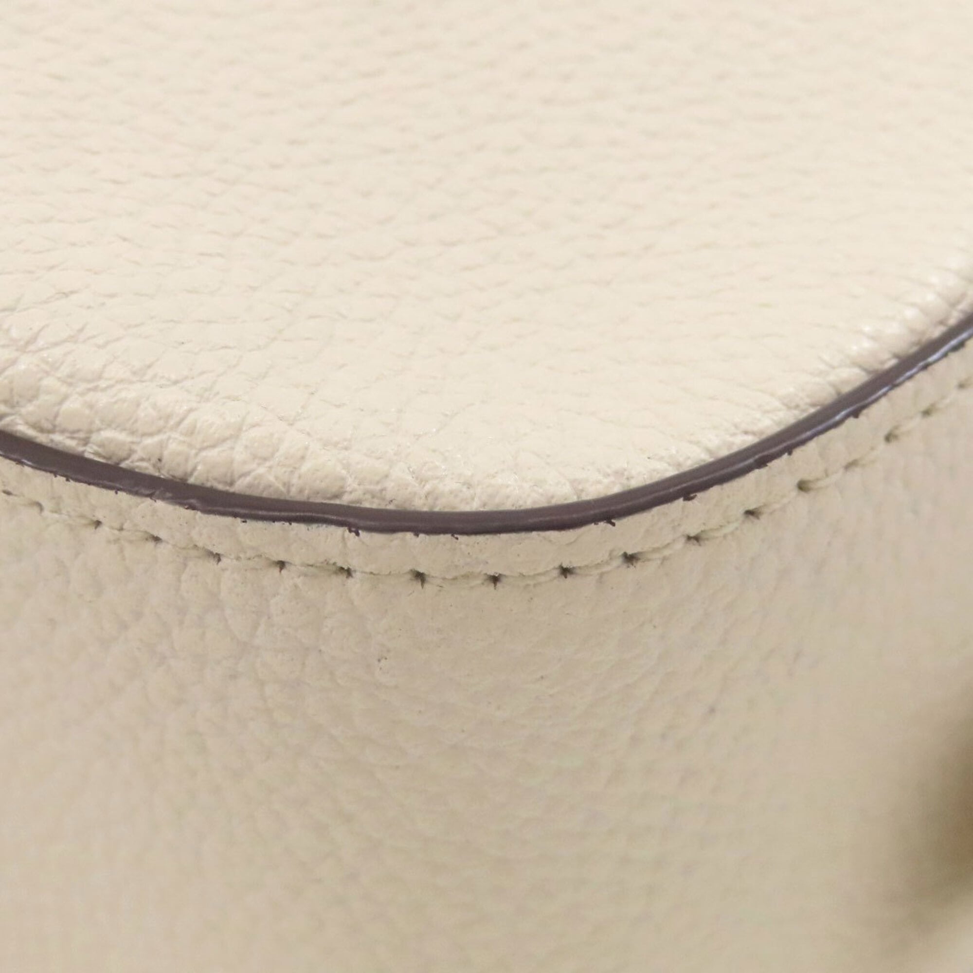 Coach White Leather Shoulder Bag (Pre-Owned)
