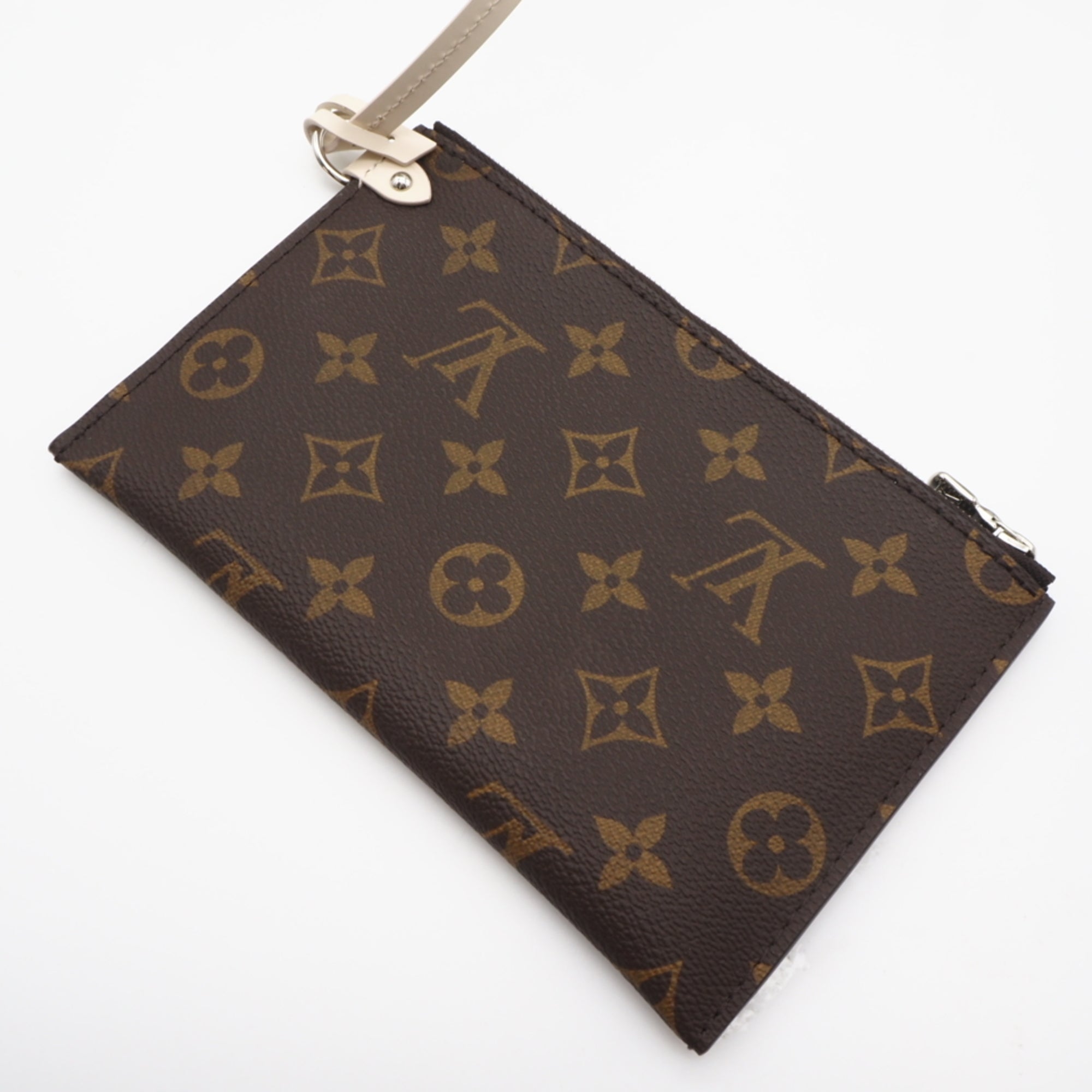 Louis Vuitton Ivory Leather Shoulder Bag (Pre-Owned)