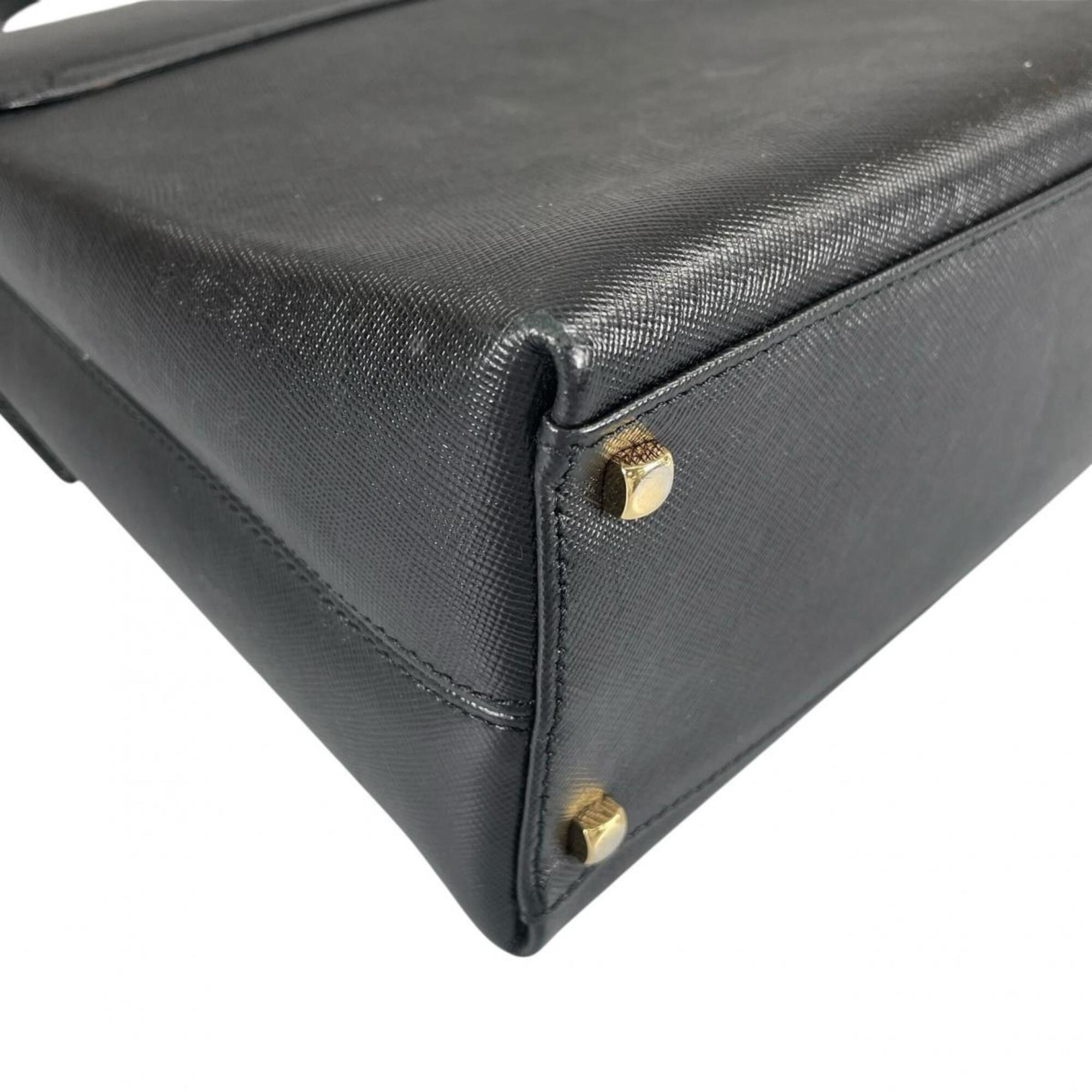 Salvatore Ferragamo Black Leather Handbag Shoulder Bag (Pre-Owned)
