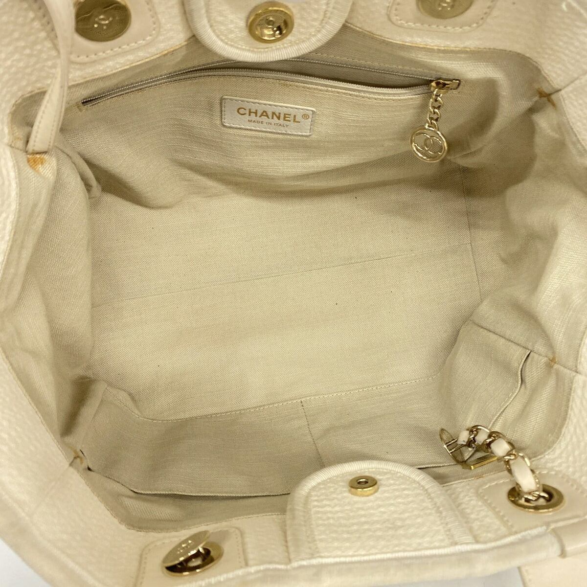 Chanel White Canvas Tote Bag (Pre-Owned)