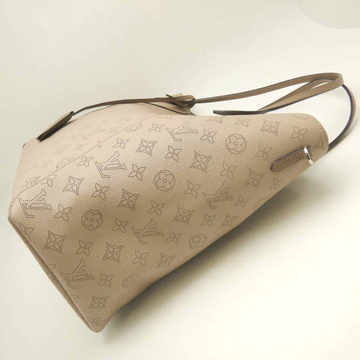 Louis Vuitton Galle Mahina Leather Pouch Tote Bag (Pre-Owned)