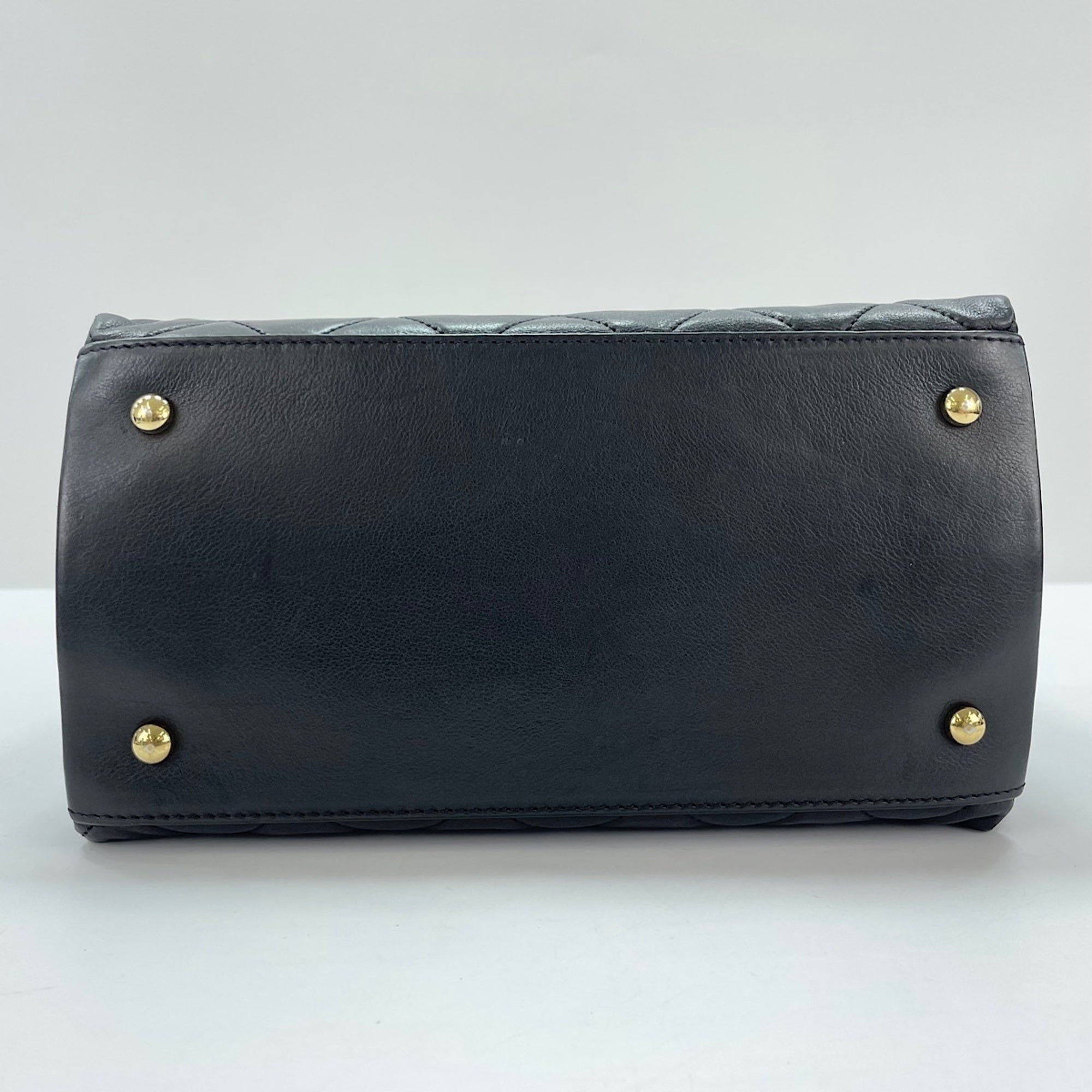 Chanel Black Shoulder Bag (Pre-Owned)