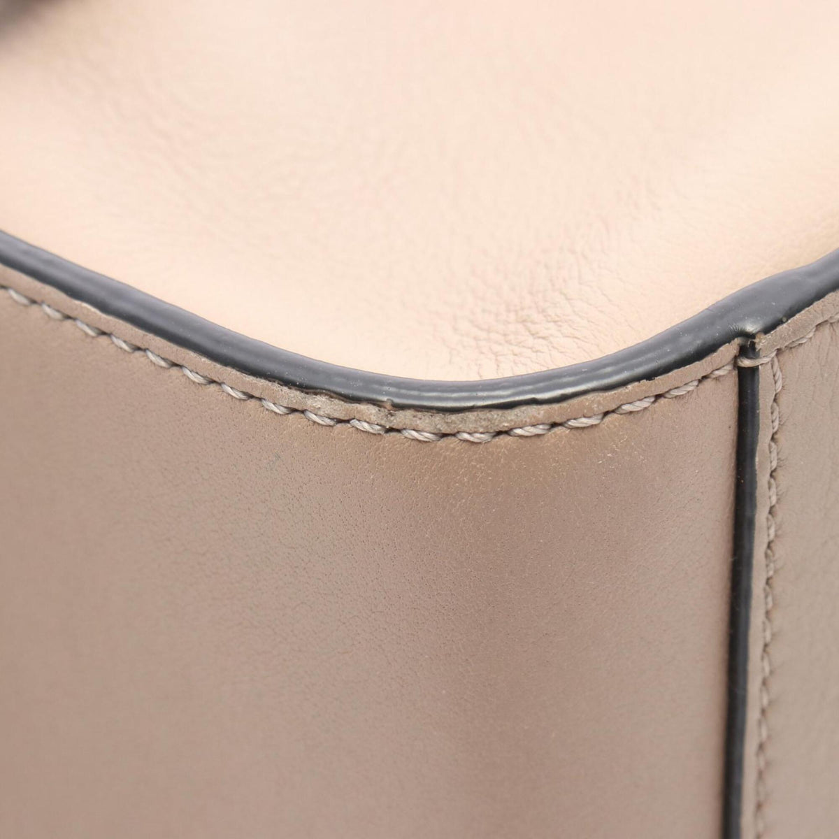 Loewe Beige Leather Handbag (Pre-Owned)