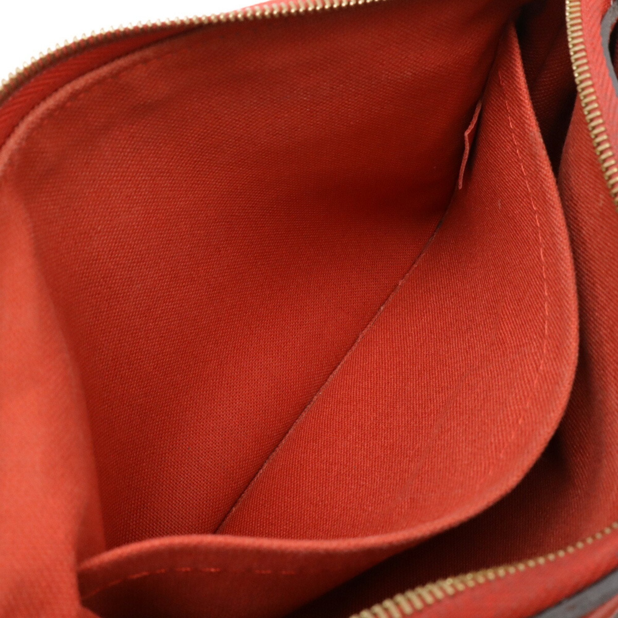 Louis Vuitton Cerise Monogram Red Color Monogram Leather Clutch Bag Shoulder Bag (Pre-Owned)