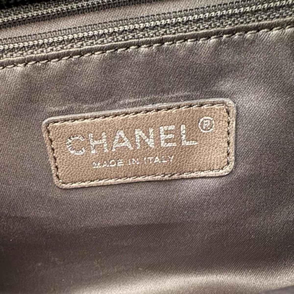 Chanel Black Satin Handbag (Pre-Owned)