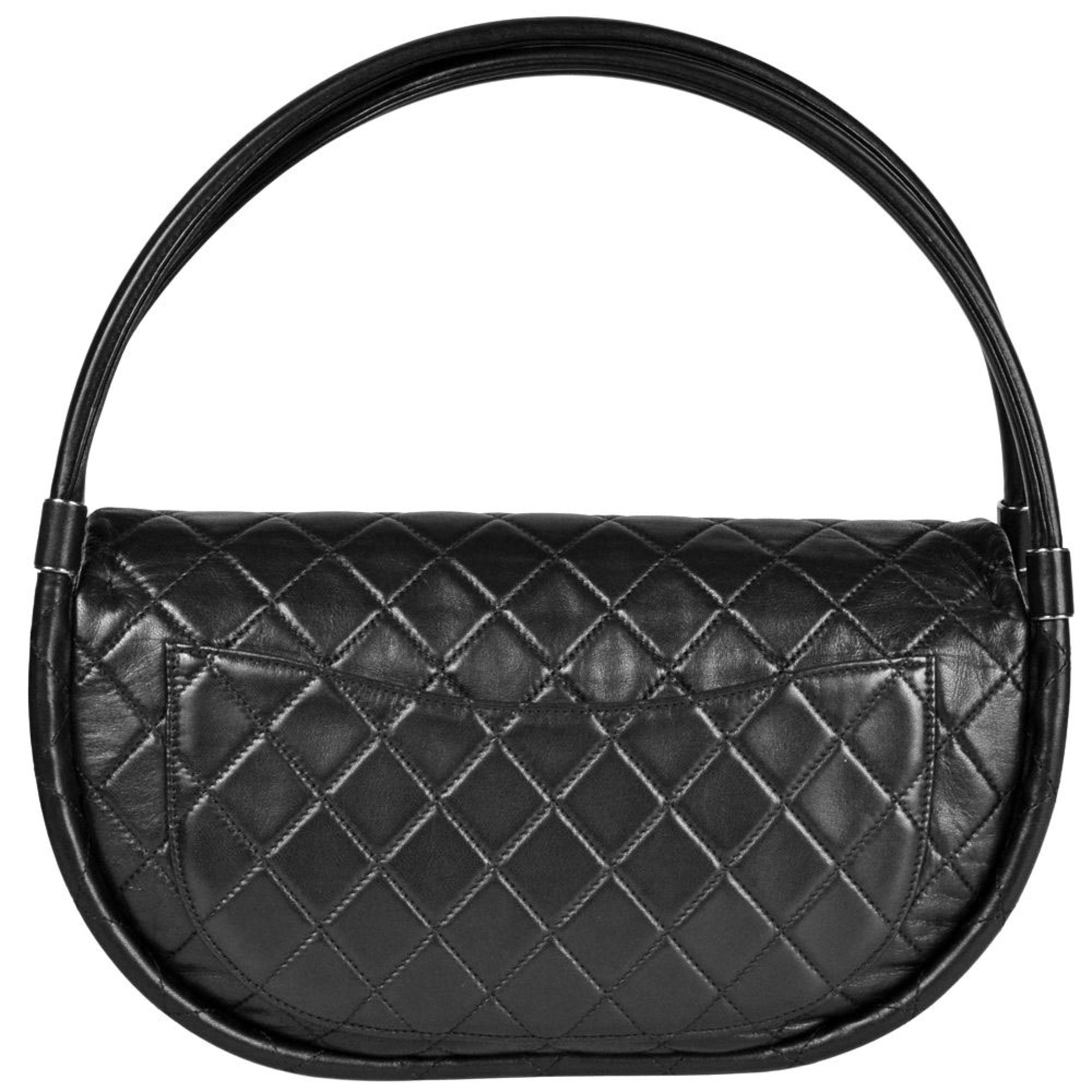 Chanel Black Leather Handbag (Pre-Owned)