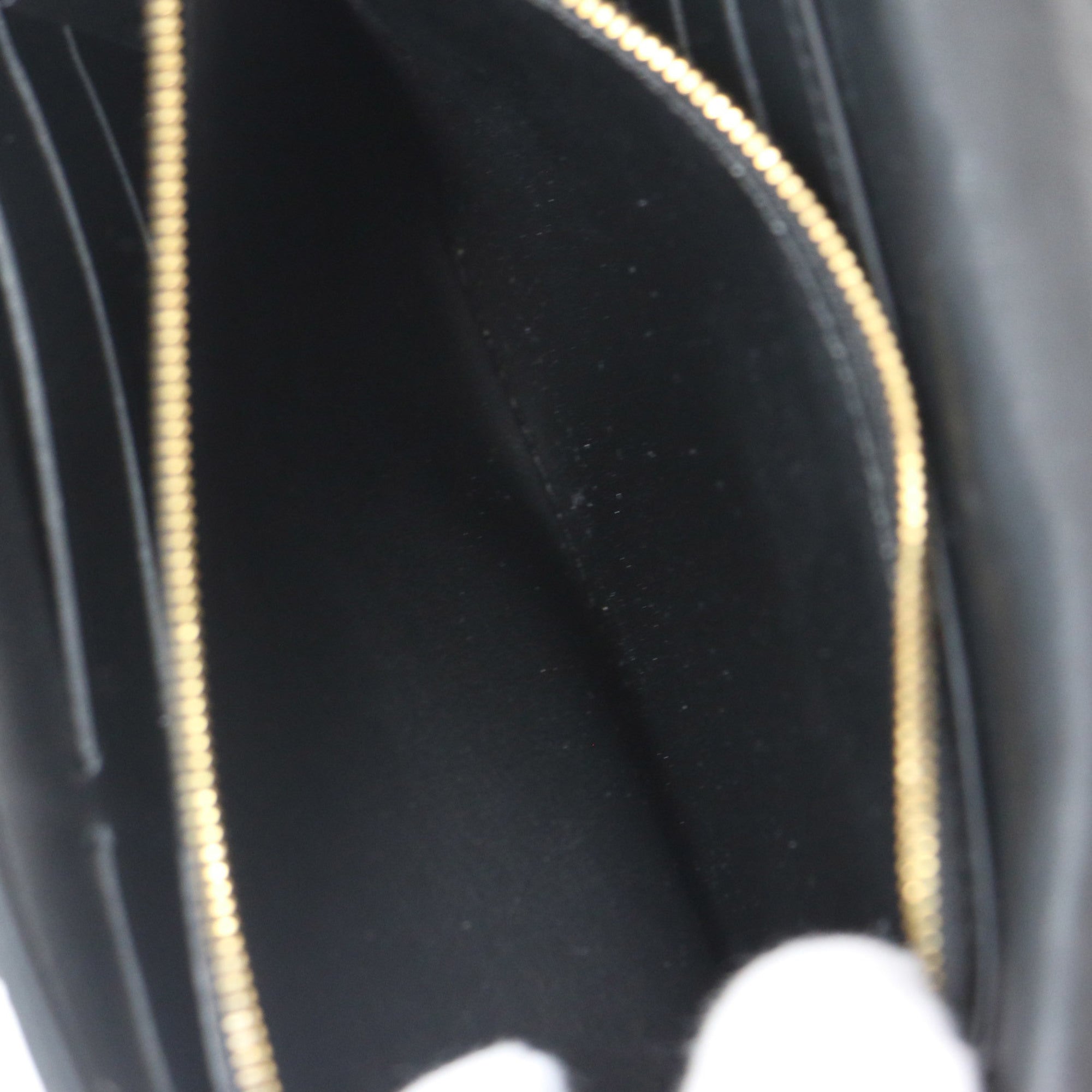 Louis Vuitton Black Leather Long Wallet (Bi-Fold) (Pre-Owned)