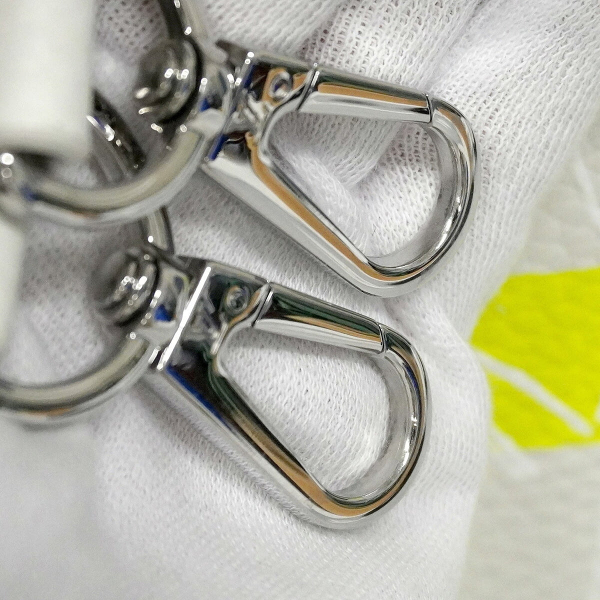 Louis Vuitton White Yellow Handbag (Pre-Owned)