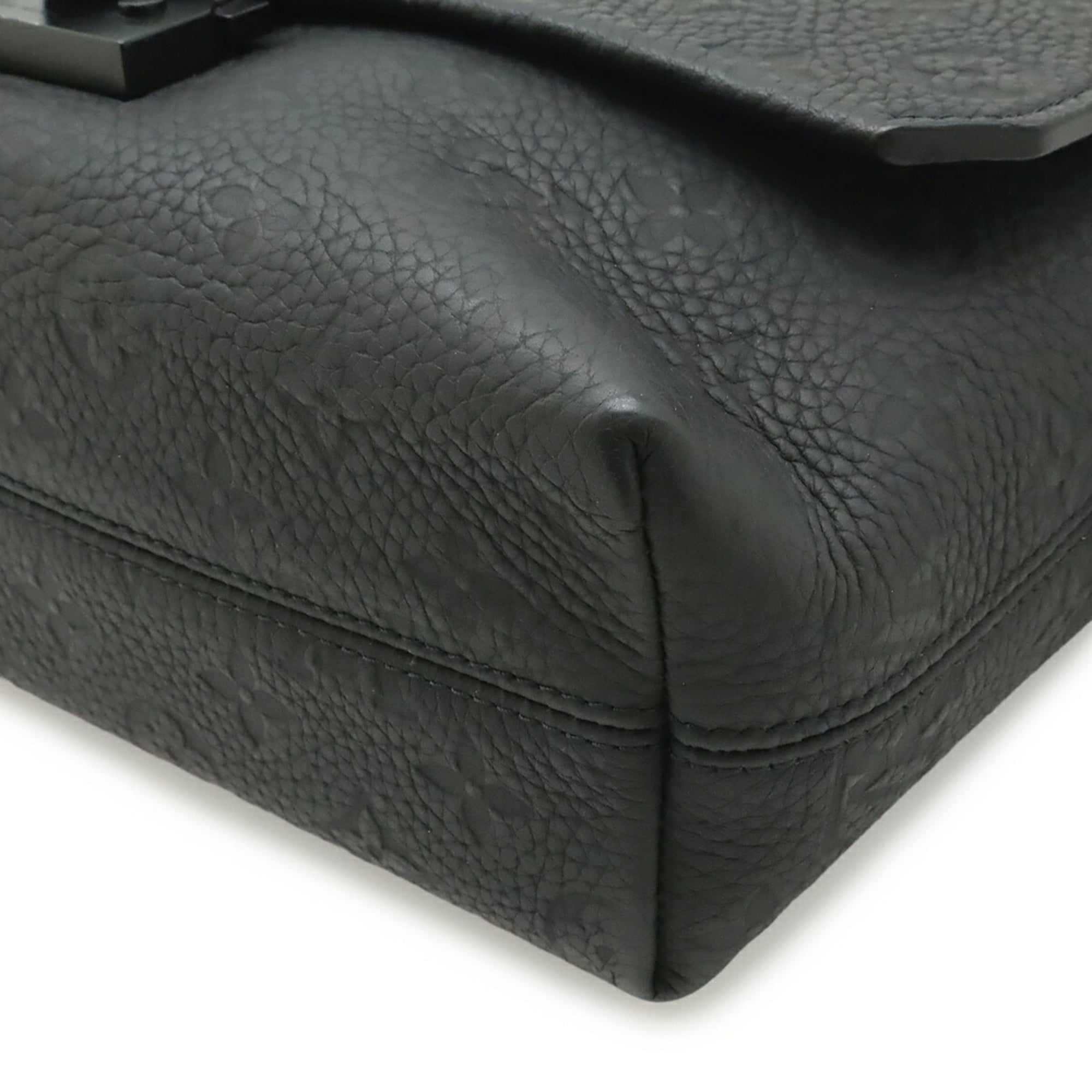 Louis Vuitton Taurillon Black Noir Leather Shoulder Bag (Pre-Owned)