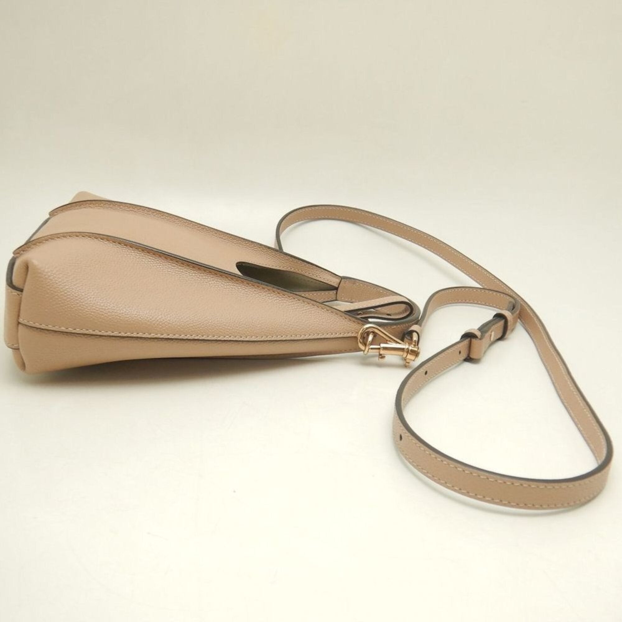 Tod's Gold Leather Handbag Shopping Bag (Pre-Owned)