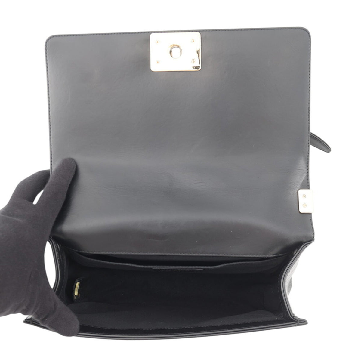 Chanel Boy Chanel Black Leather Handbag Shoulder Bag (Pre-Owned)