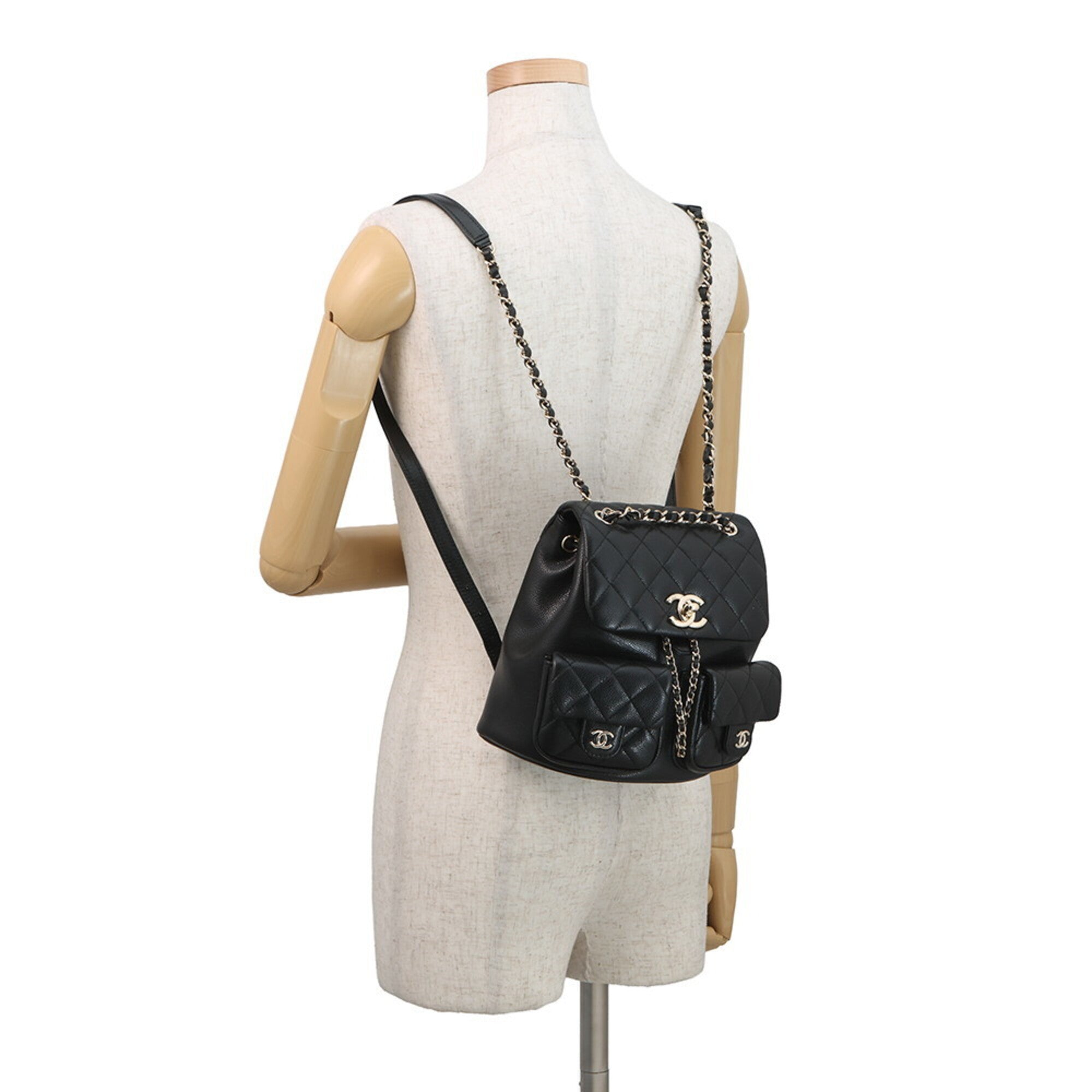 Chanel Black Grained Calfskin Handbag (Pre-Owned)