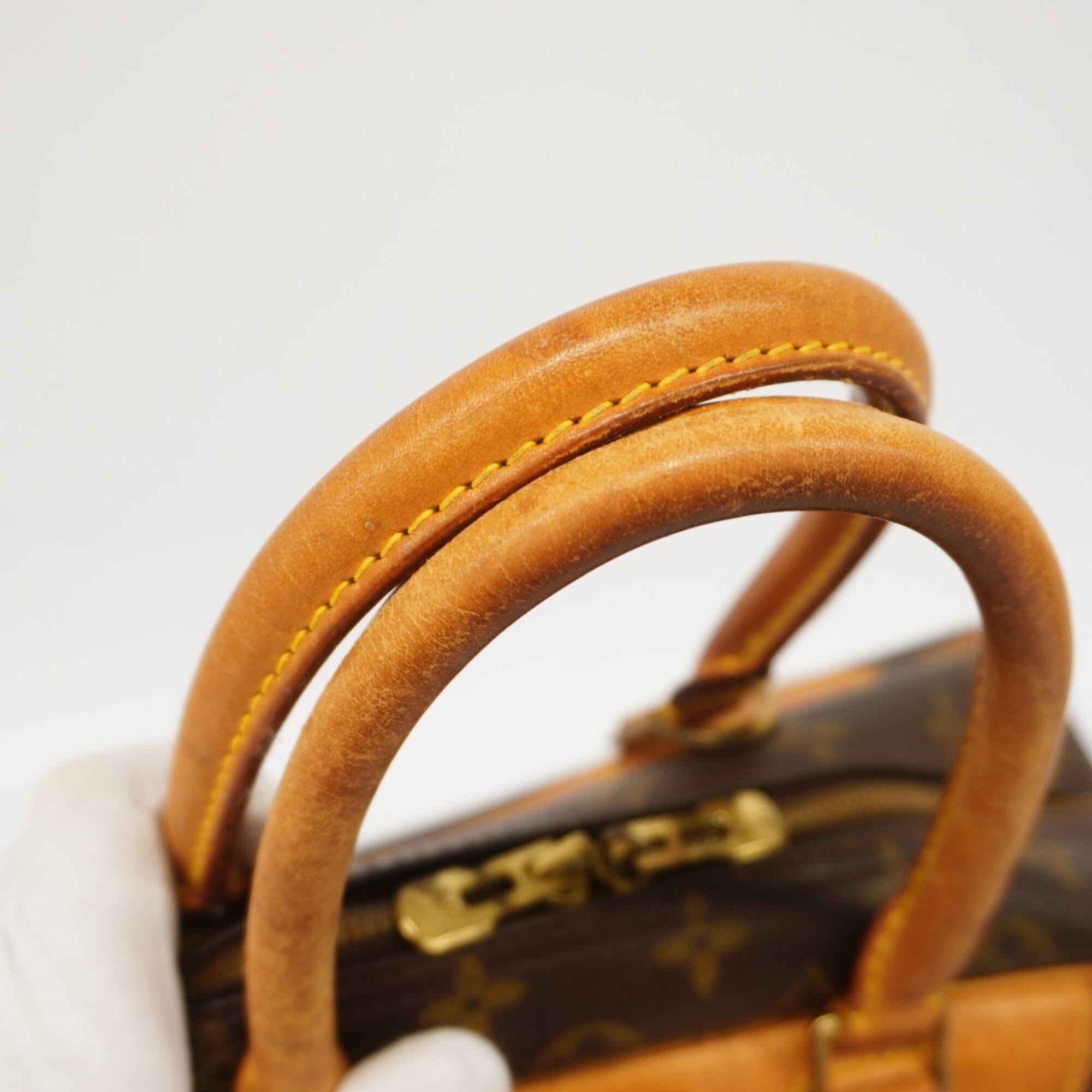 Louis Vuitton Brown Handbag (Pre-Owned)