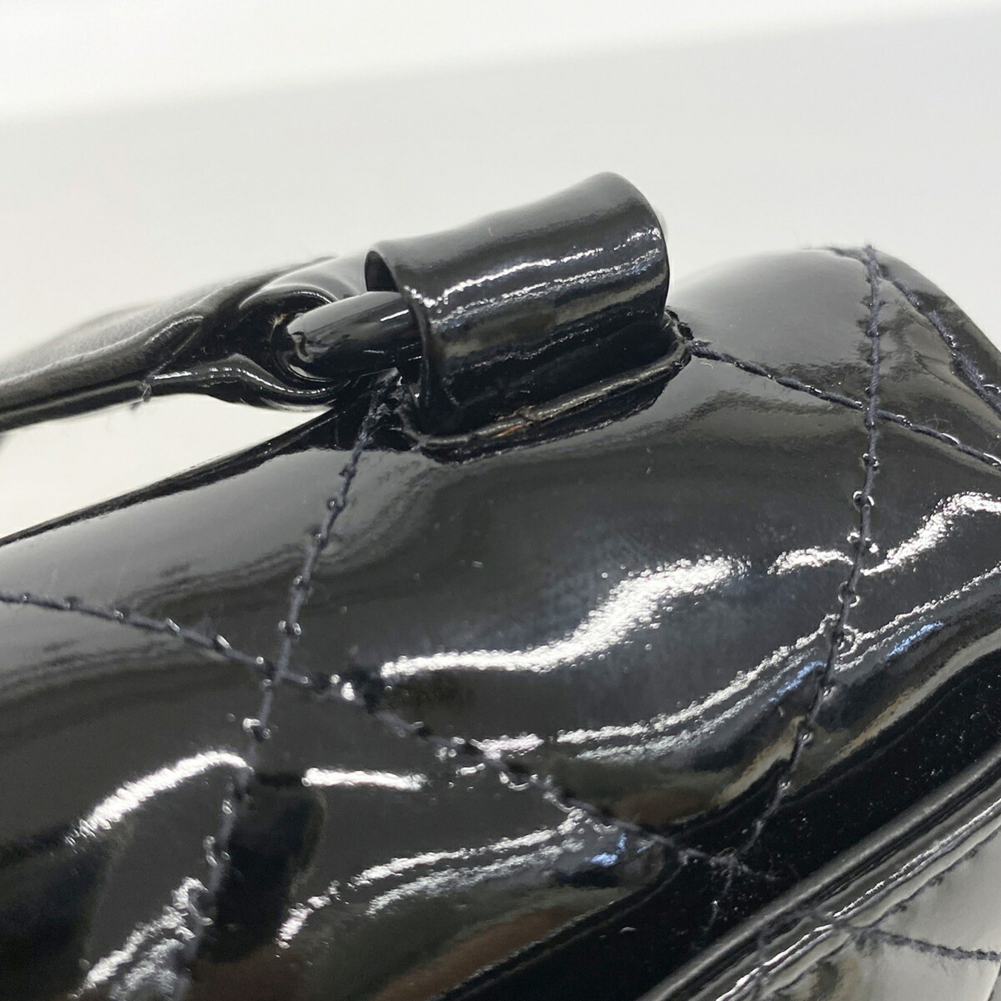 Chanel Black Patent Leather Shoulder Bag (Pre-Owned)