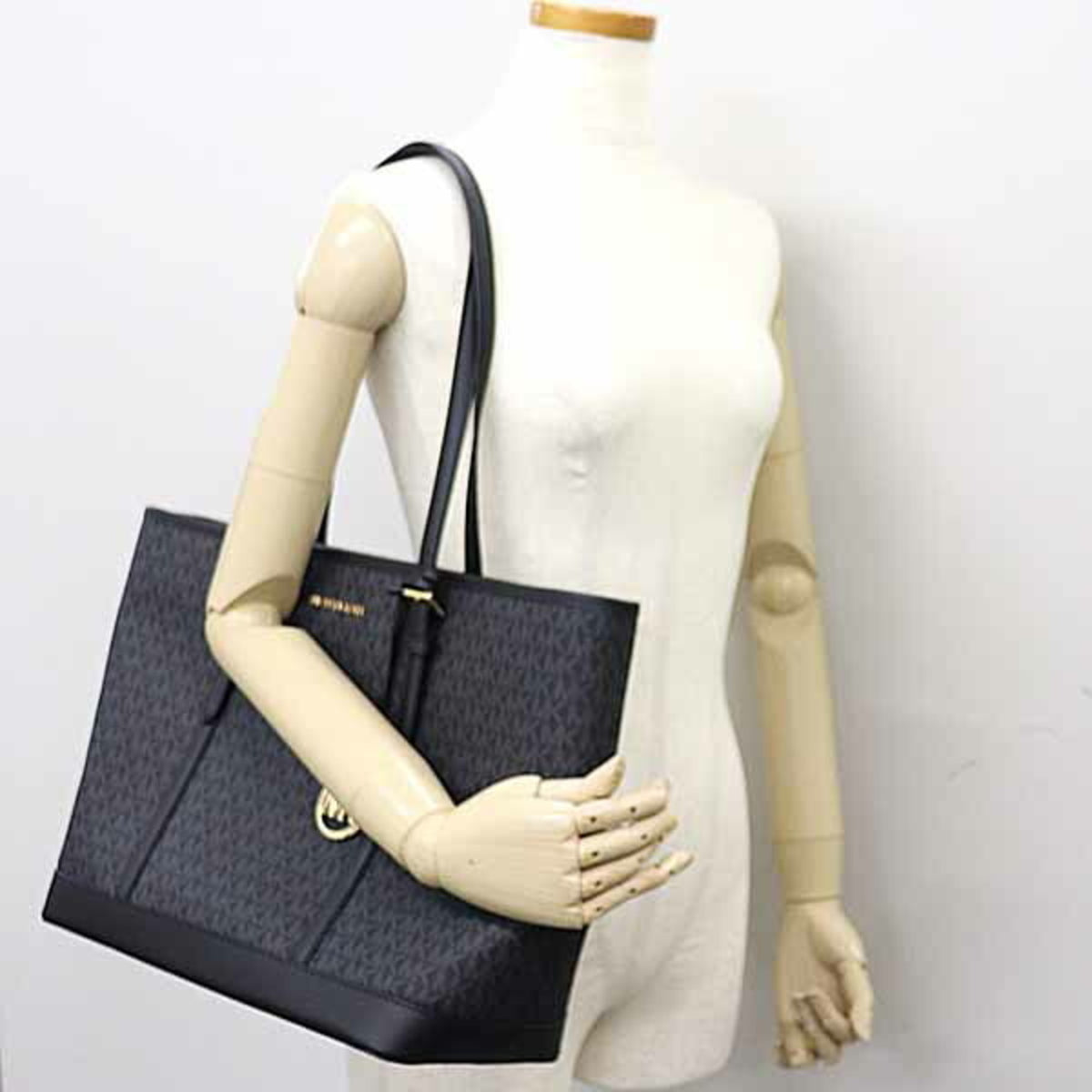 Michael Kors Jet Set Travel Black Weekend Bag (Pre-Owned)