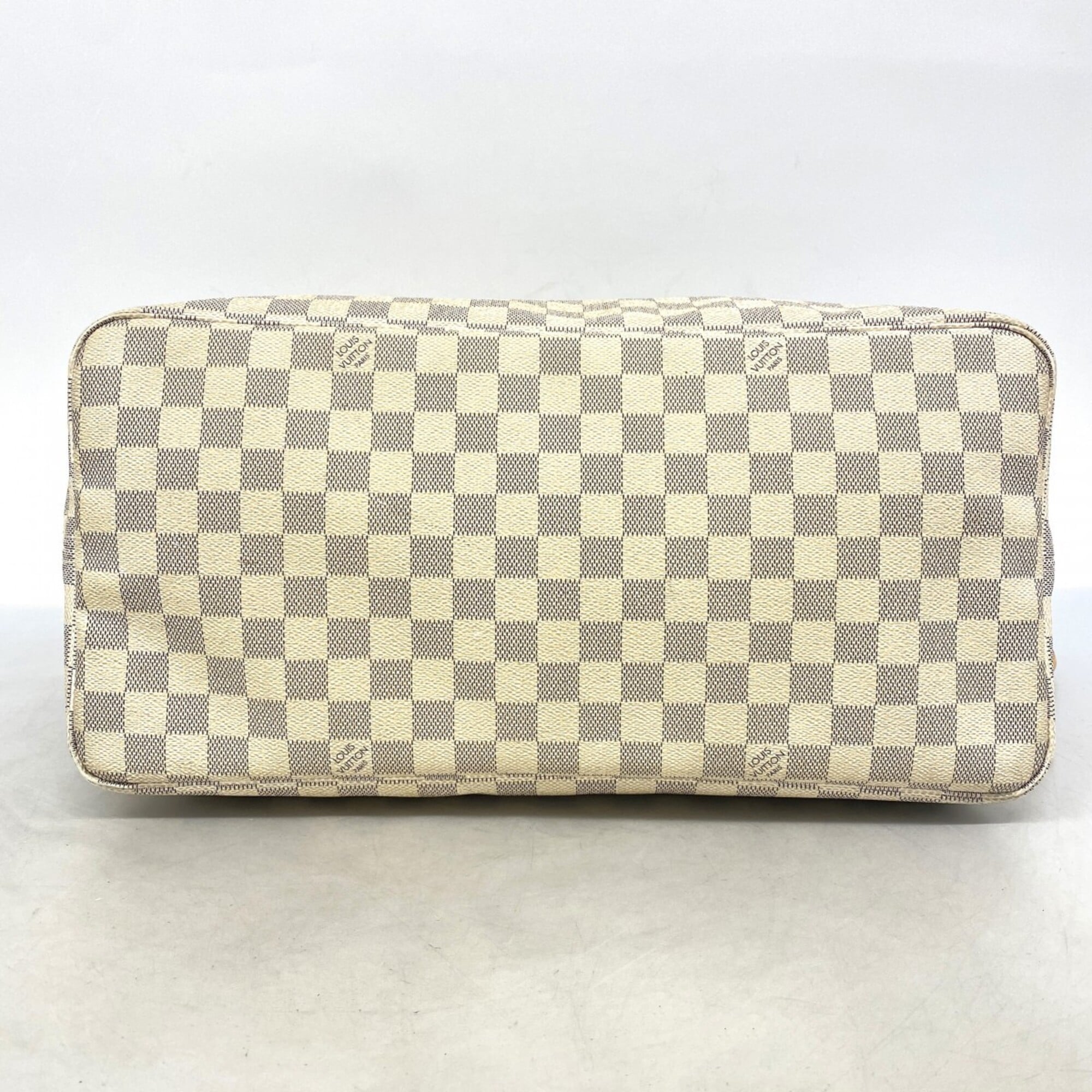 Louis Vuitton White Tote Bag (Pre-Owned)