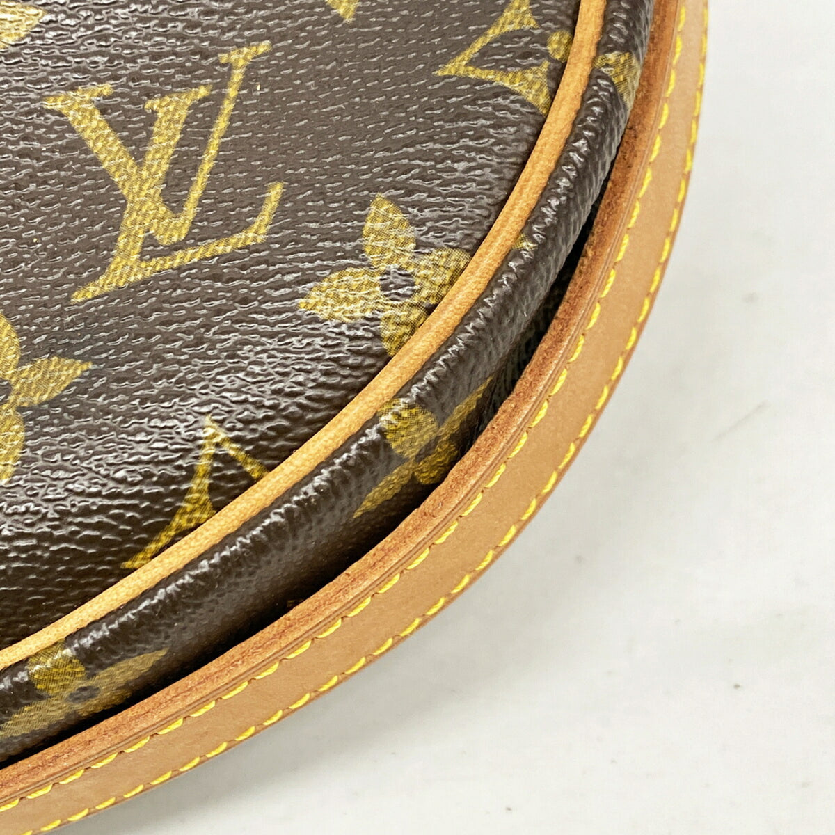 Louis Vuitton Brown Shoulder Bag (Pre-Owned)