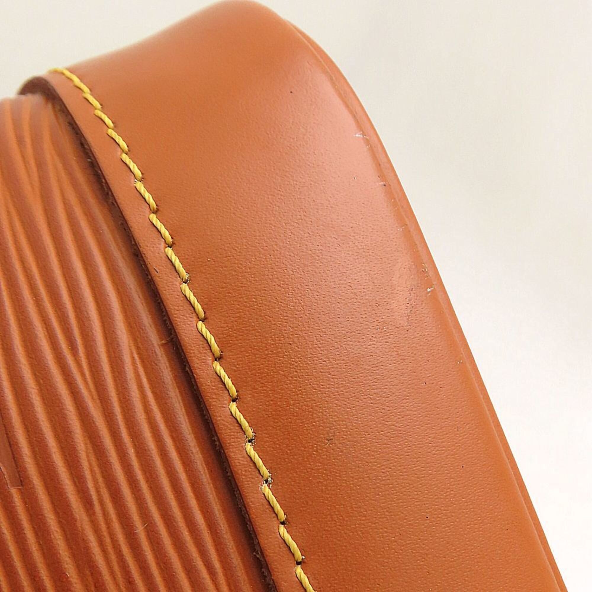 Louis Vuitton Gold Cipango Handbag (Pre-Owned)